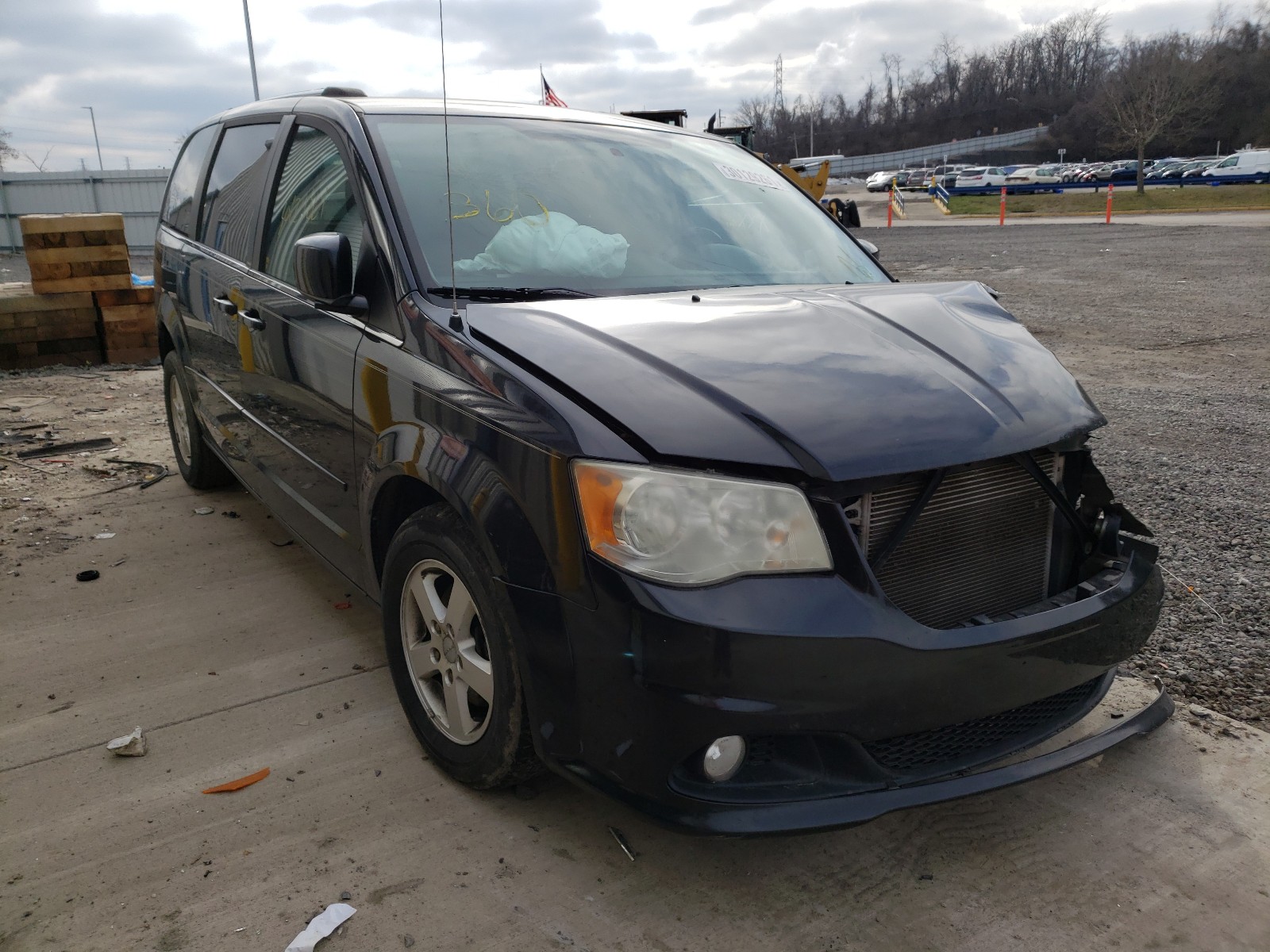 DODGE CARAVAN LE 2011 2d4rn5dg8br679119