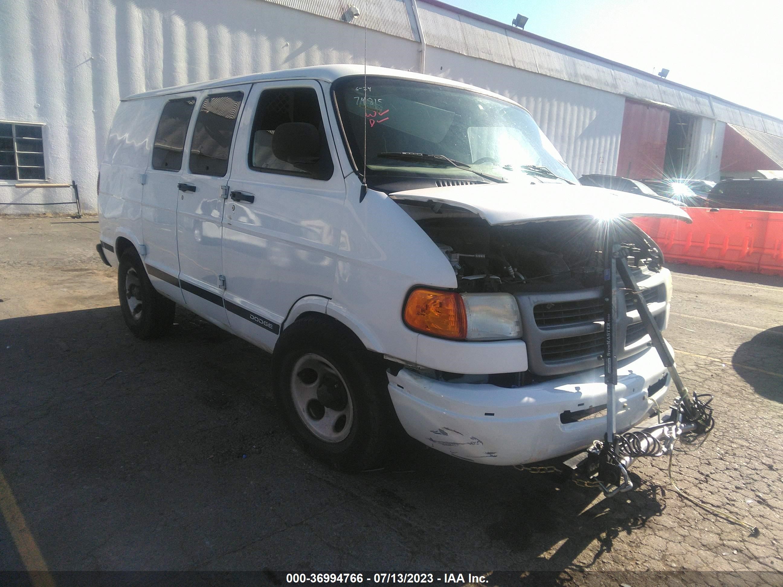 DODGE RAM VAN 2003 2d7hb11y33k518975