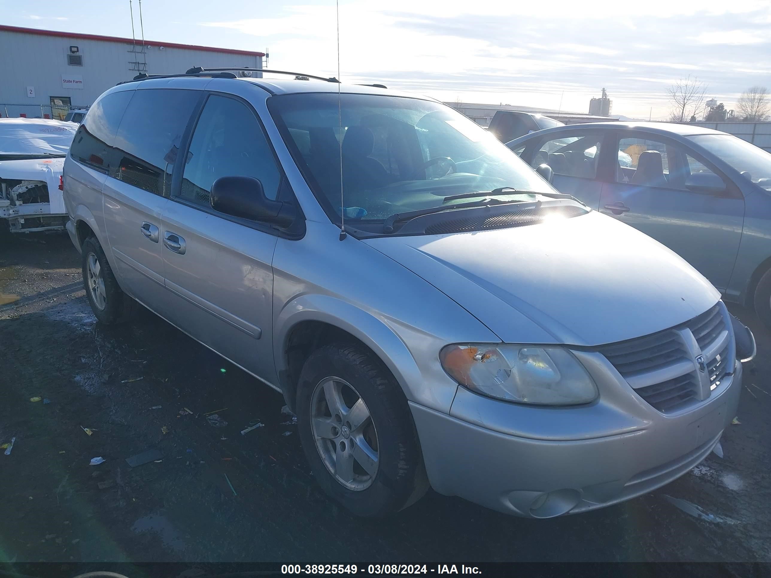 DODGE CARAVAN 2005 2d8gp44l45r244691