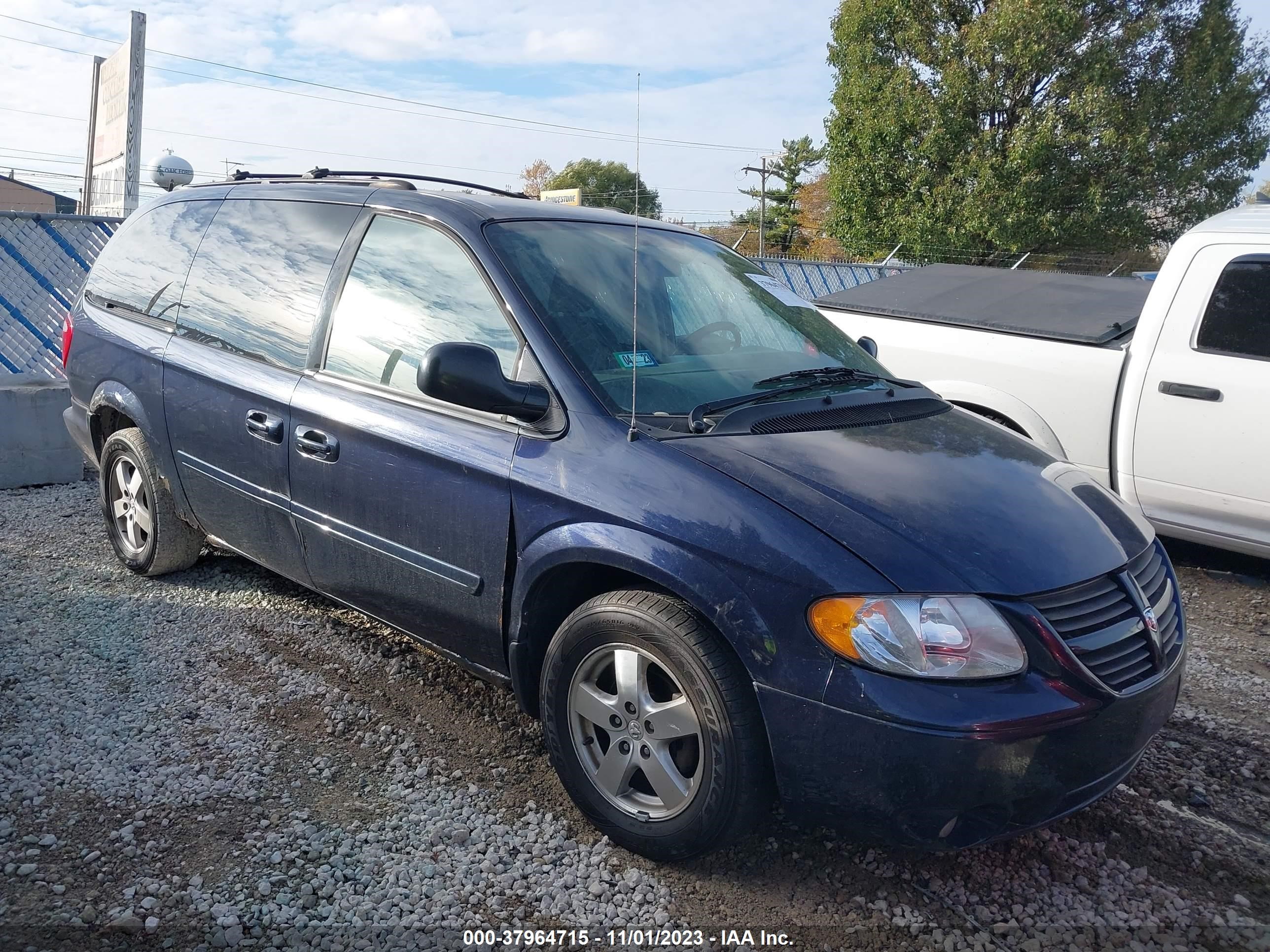 DODGE CARAVAN 2005 2d8gp44l65r525519