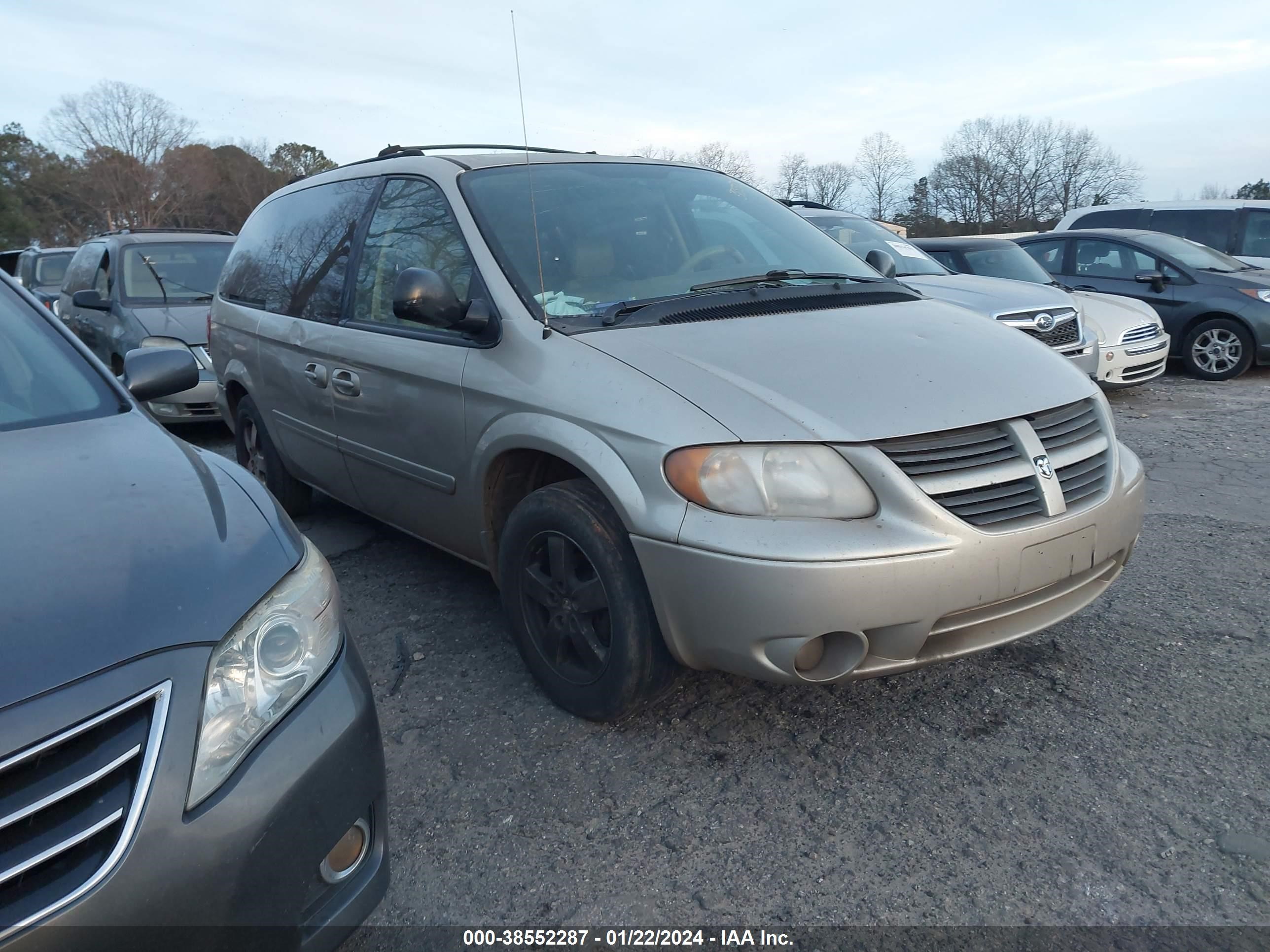 DODGE CARAVAN 2005 2d8gp44l85r569571