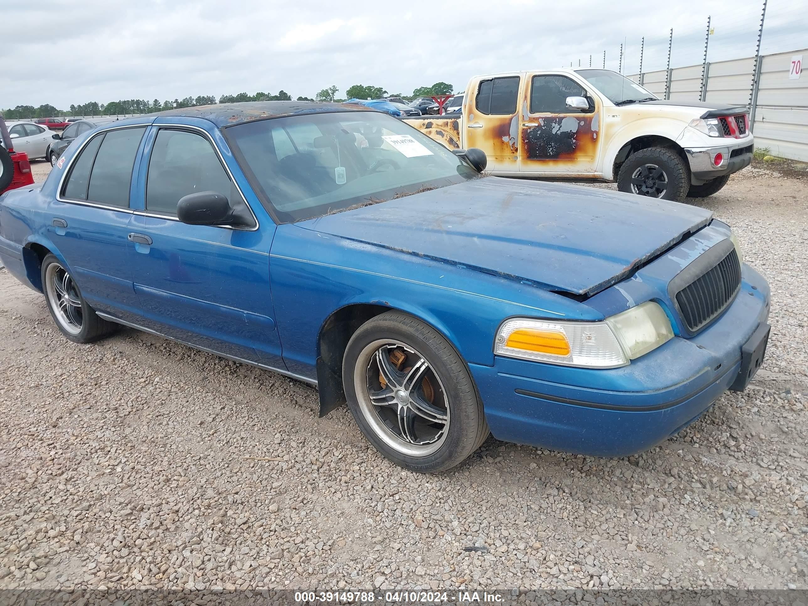 FORD CROWN VICTORIA 2000 2fafp71w2yx141379