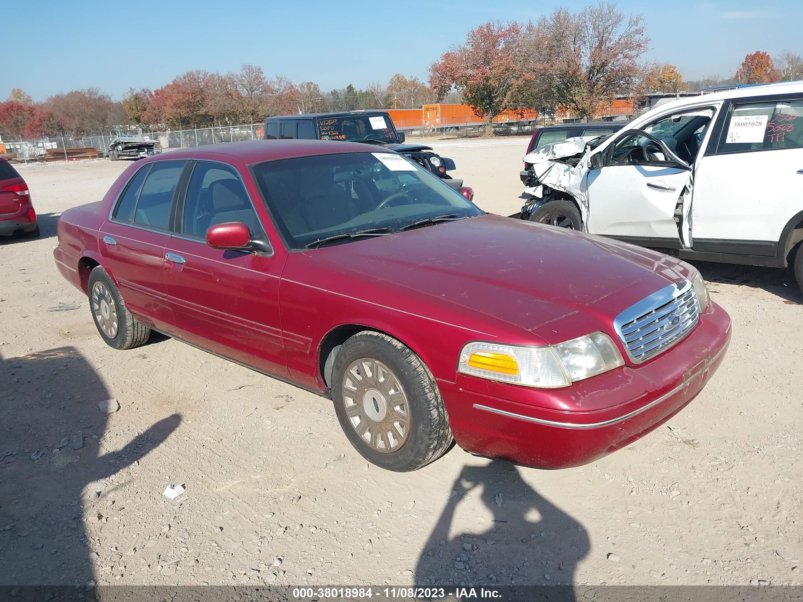 FORD CROWN VICTORIA 2003 2fafp71w93x140738