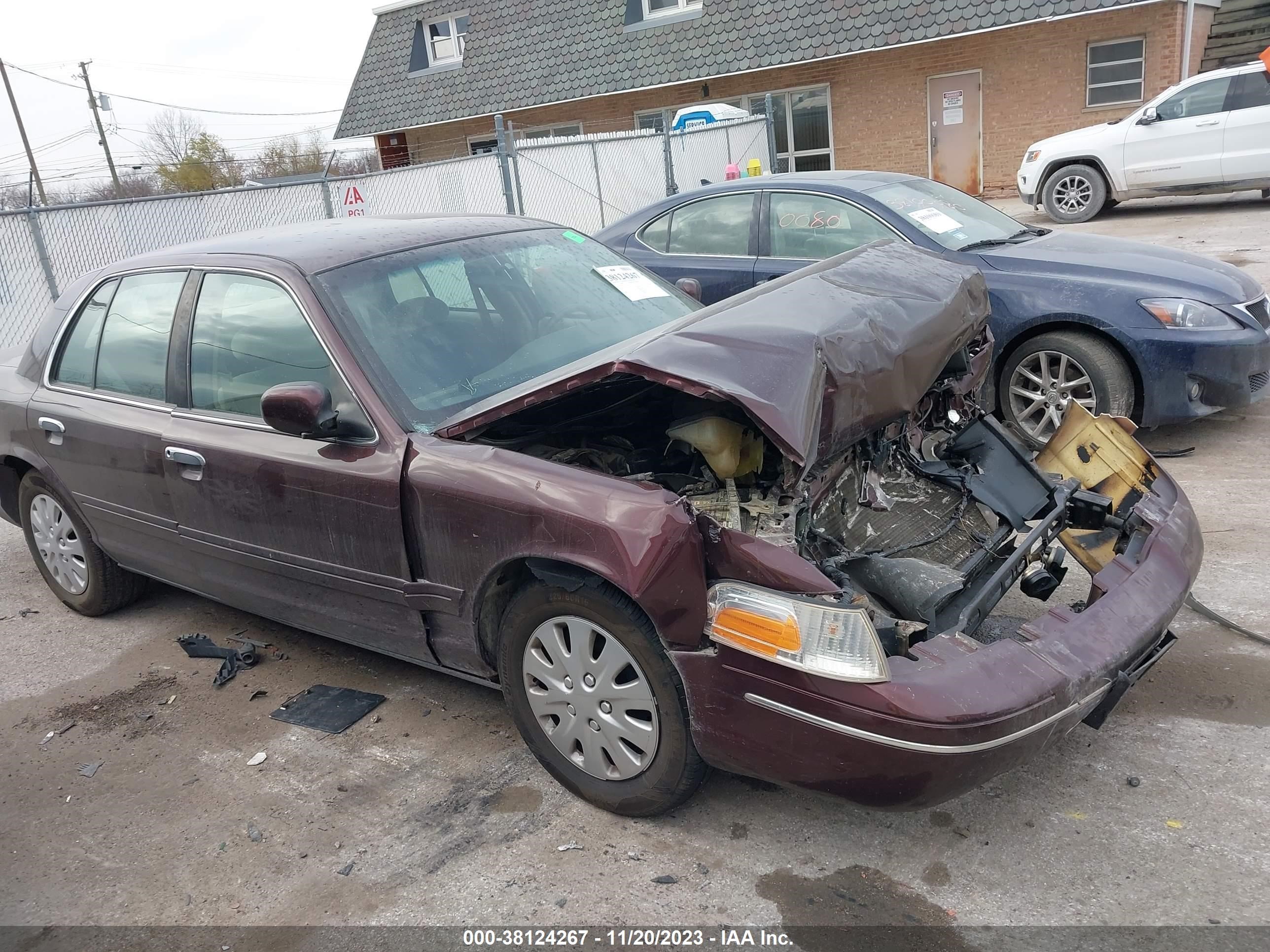 FORD CROWN VICTORIA 2001 2fafp73w01x174142