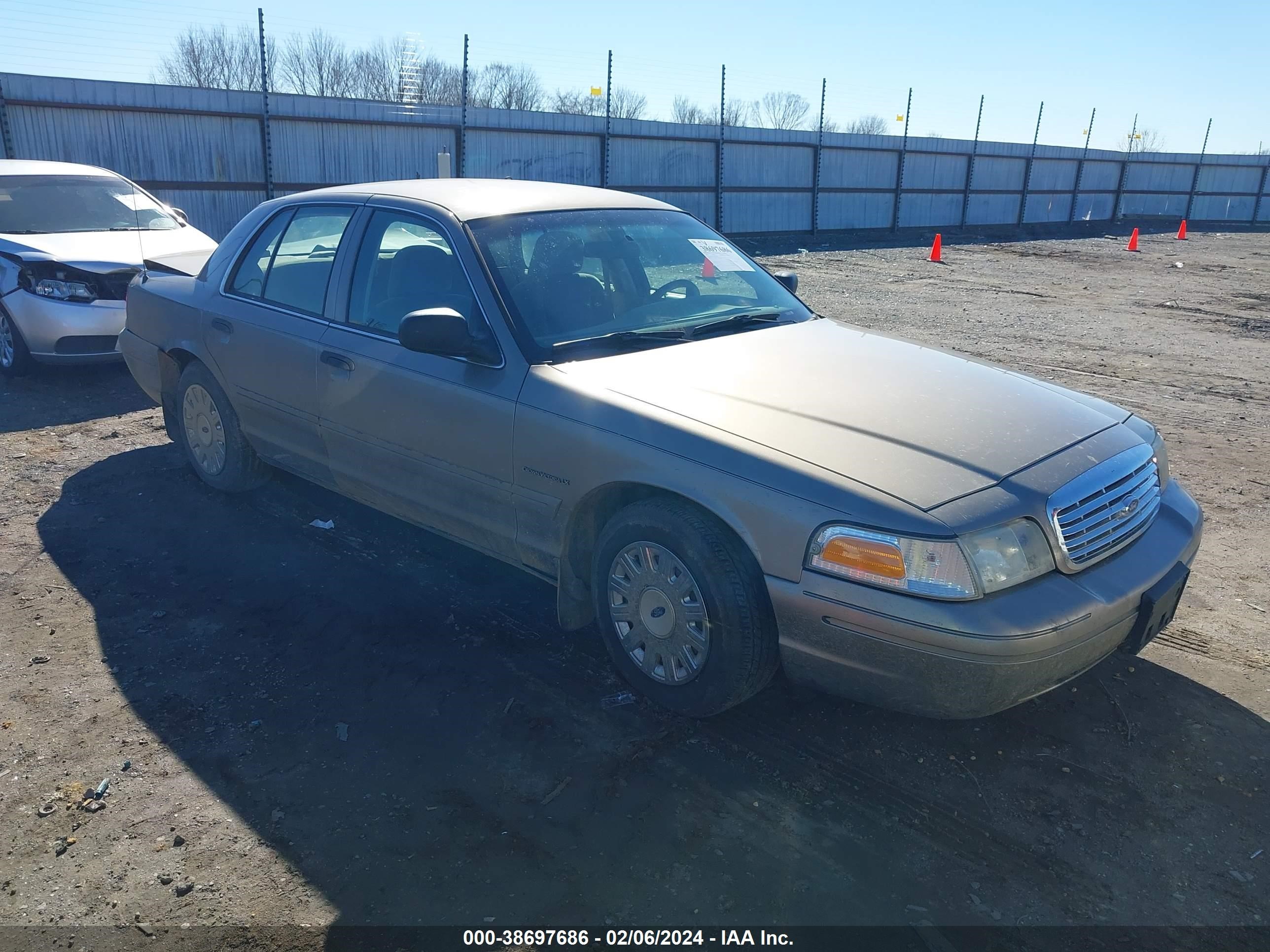 FORD CROWN VICTORIA 2005 2fafp73w85x101915