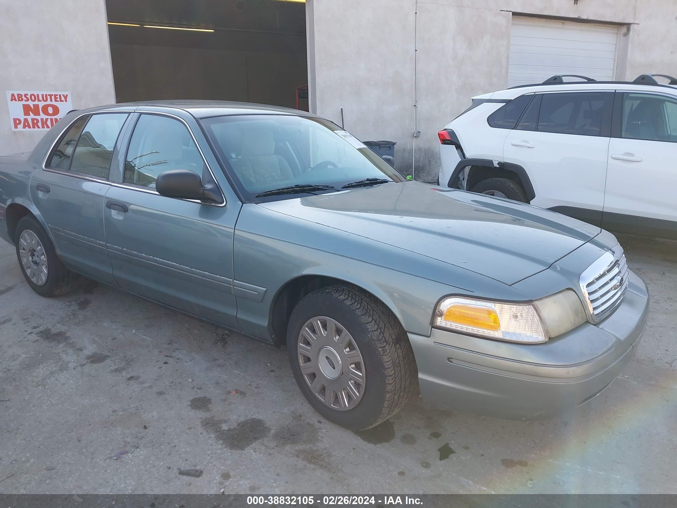 FORD CROWN VICTORIA 2005 2fafp73w95x128069