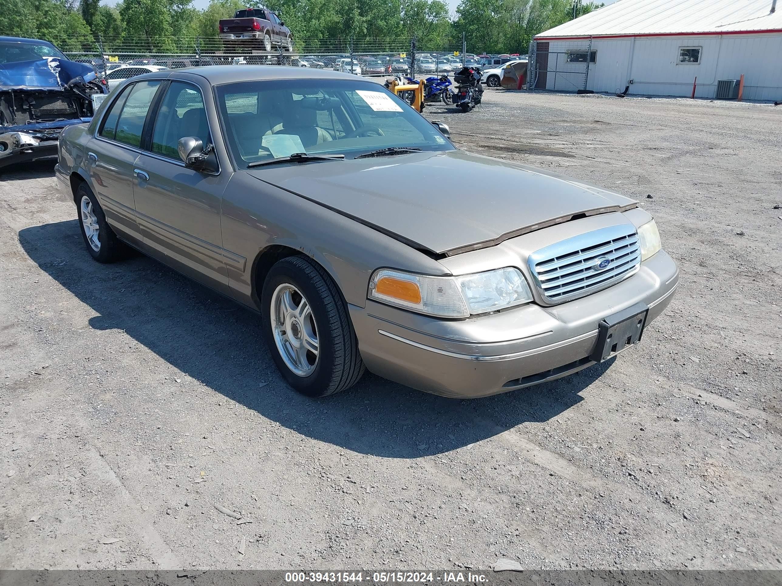 FORD CROWN VICTORIA 2003 2fafp74w03x130496