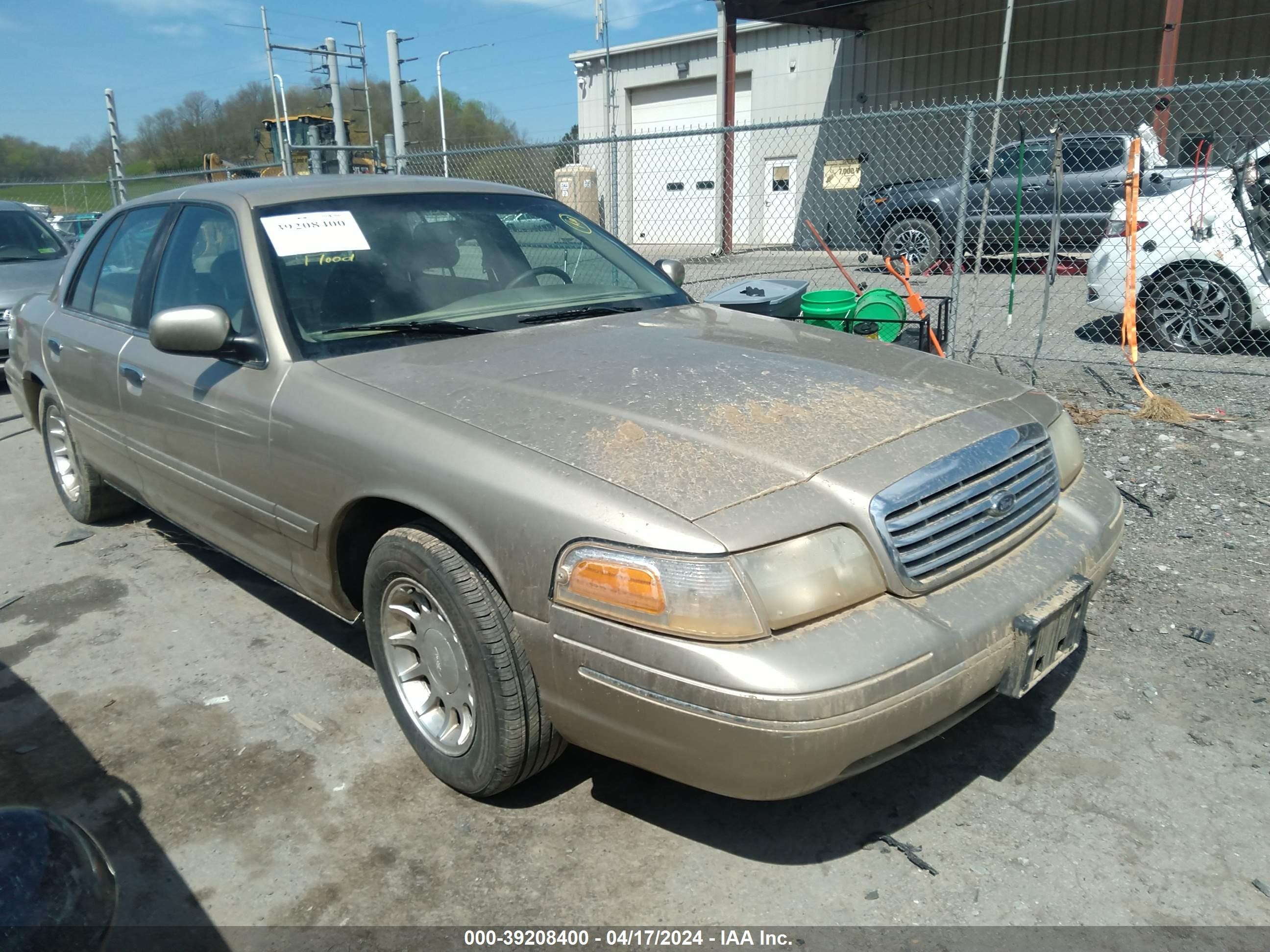 FORD CROWN VIC 2000 2fafp74w1yx120342