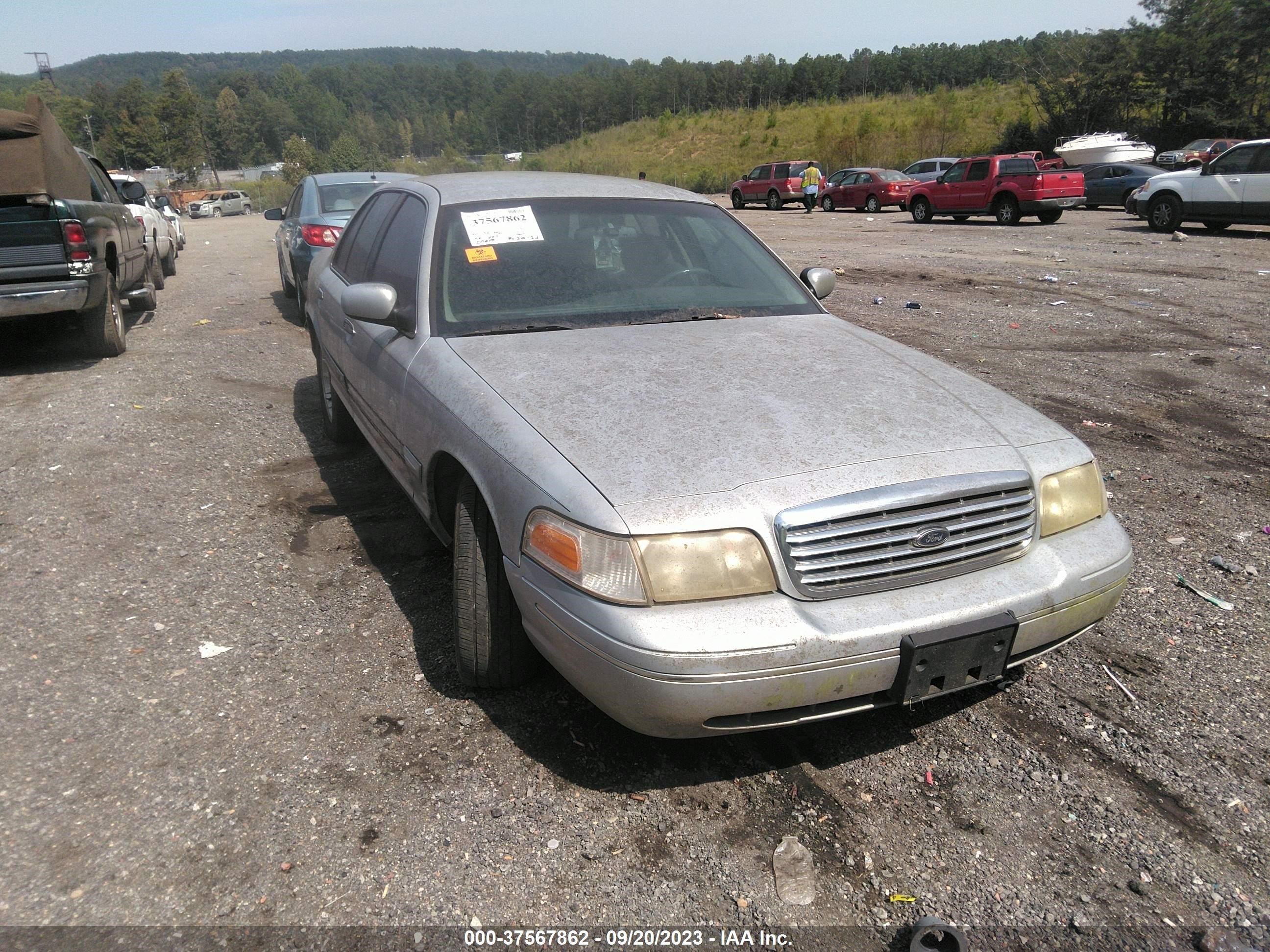 FORD CROWN VICTORIA 2000 2fafp74w3yx105227