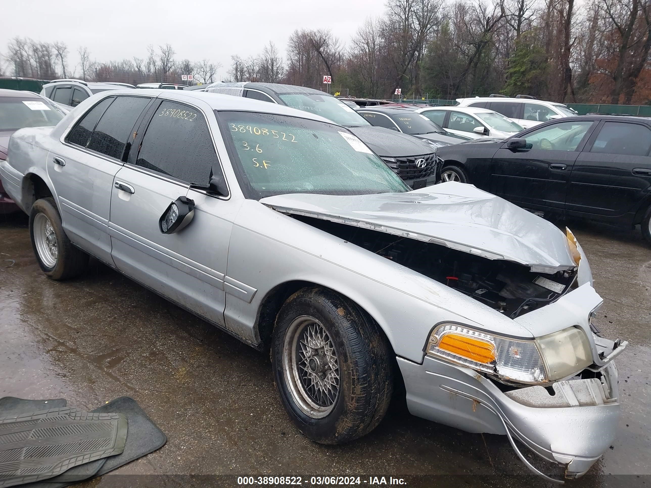 FORD CROWN VICTORIA 2000 2fafp74w4yx132128