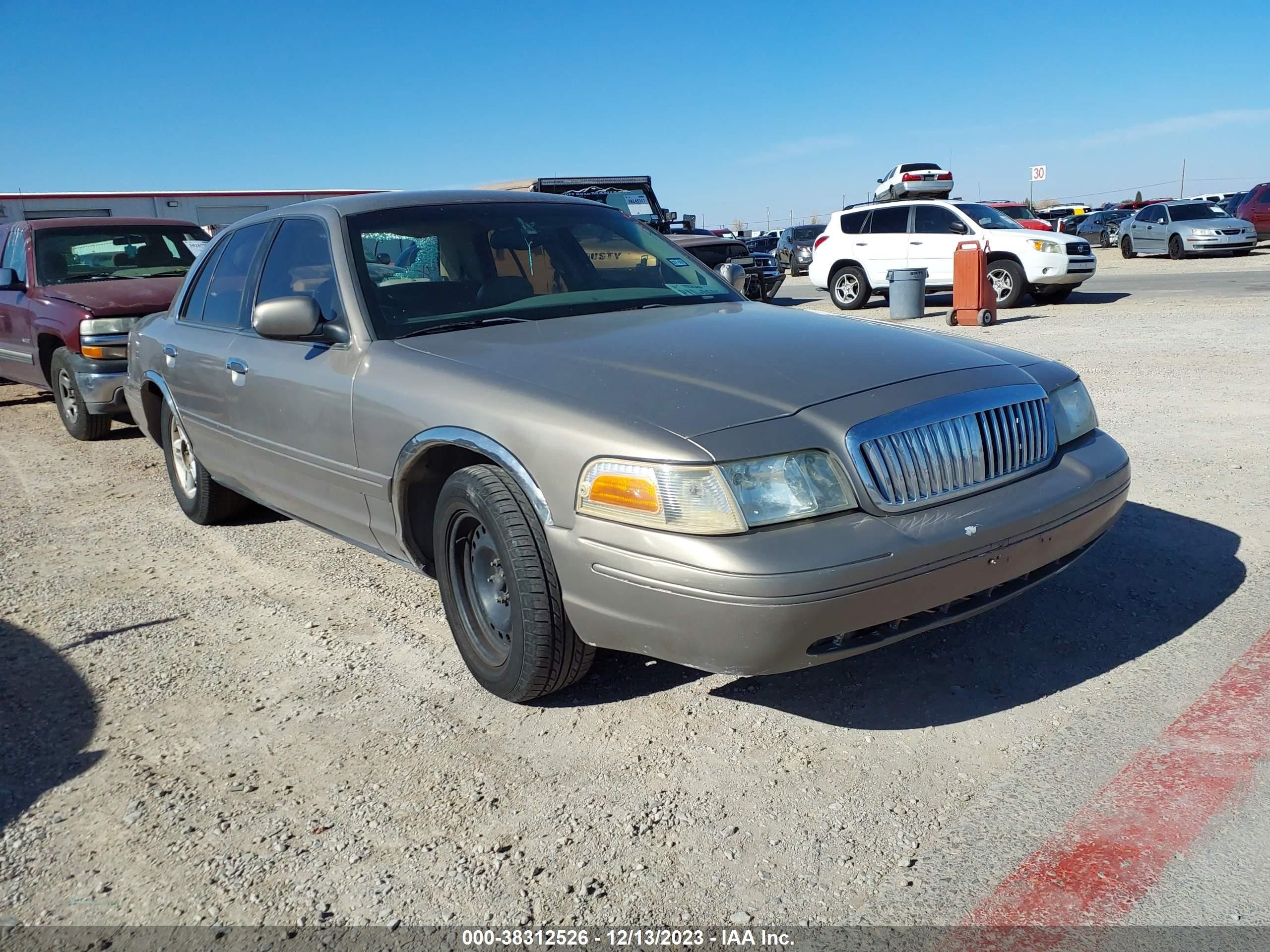 FORD CROWN VICTORIA 2001 2fafp74w51x139210