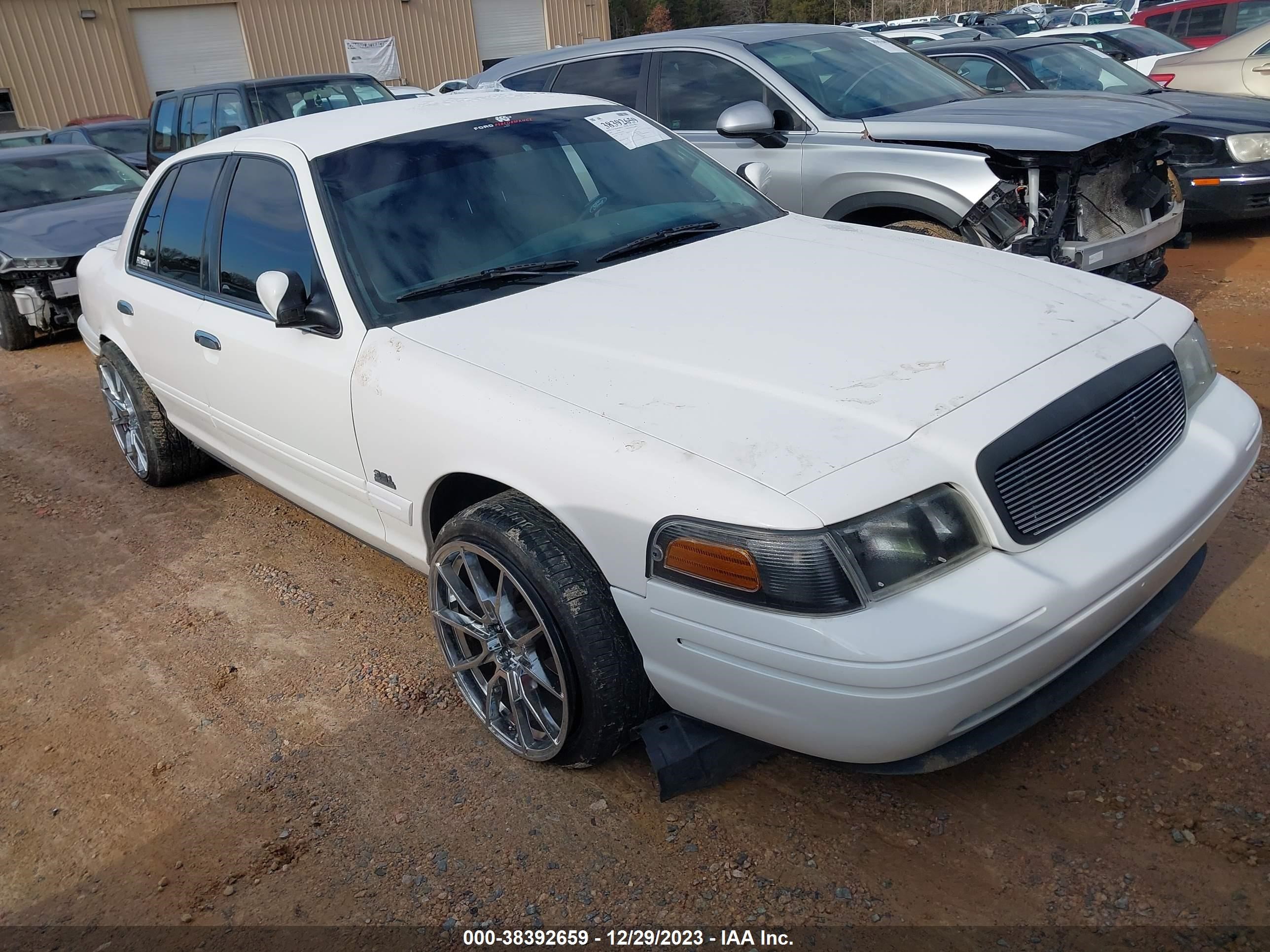 FORD CROWN VICTORIA 2003 2fafp74w63x134133