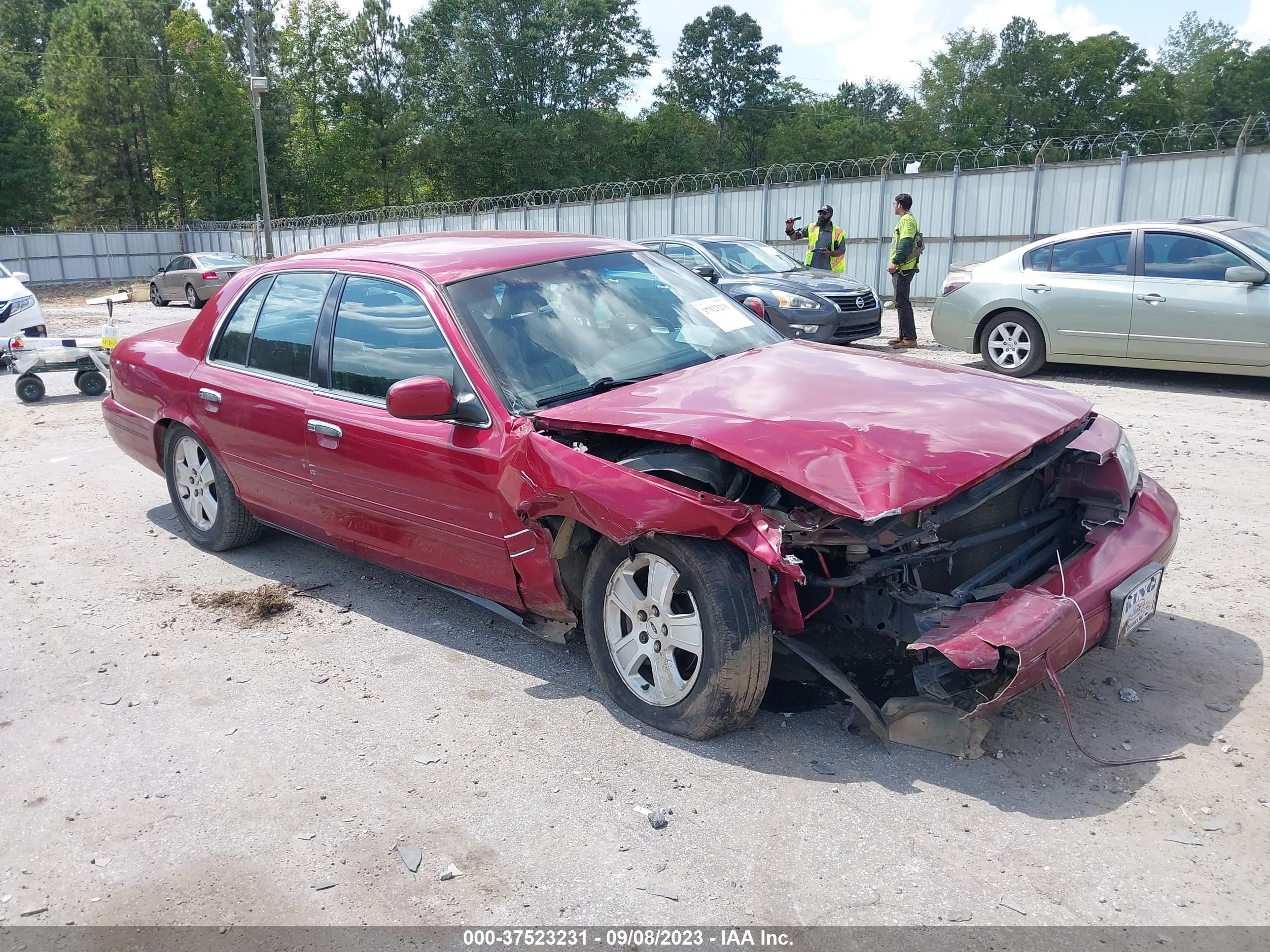 FORD CROWN VICTORIA 2003 2fafp74w63x162594