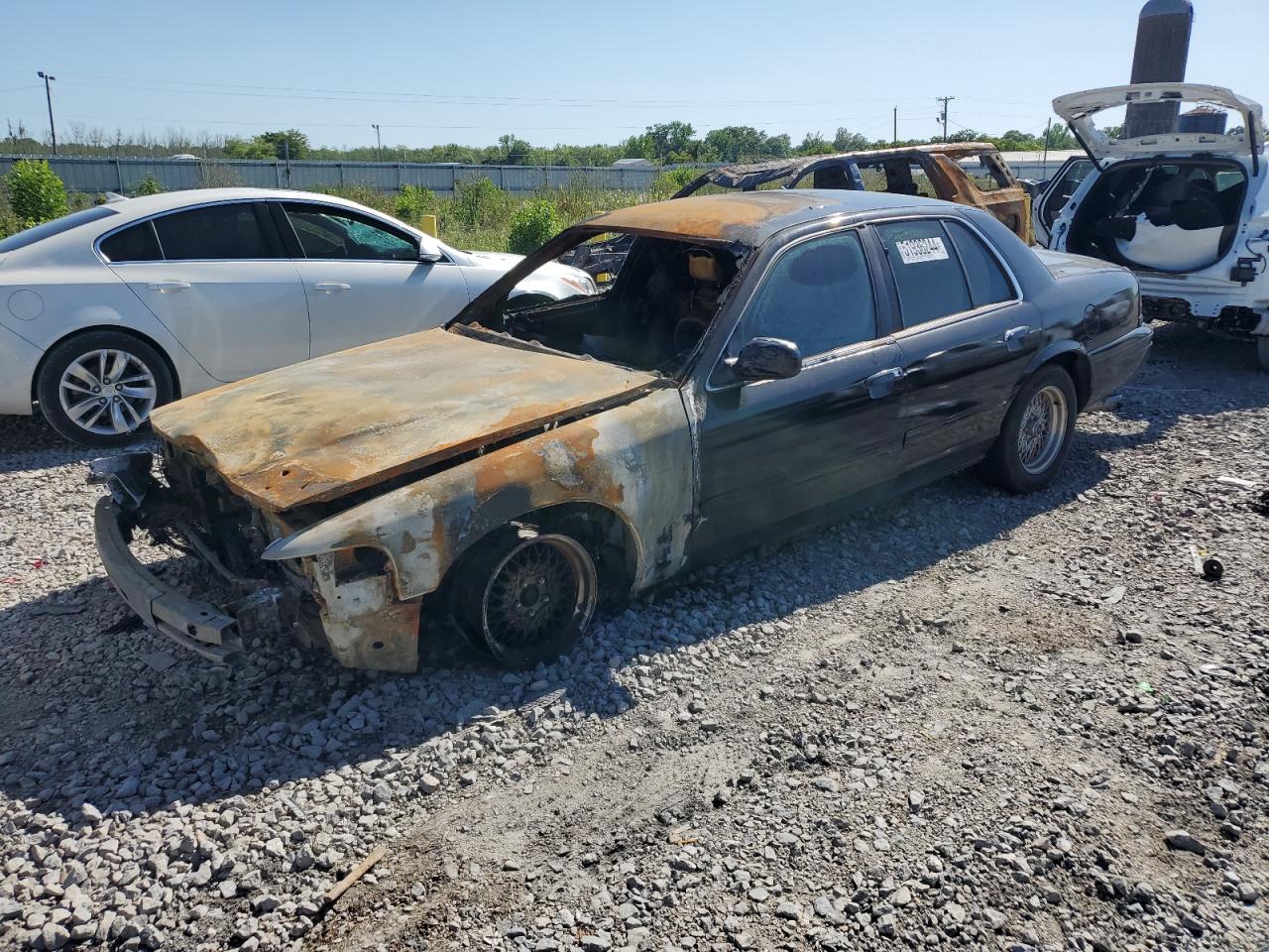 FORD CROWN VICTORIA 1998 2fafp74w6wx190660