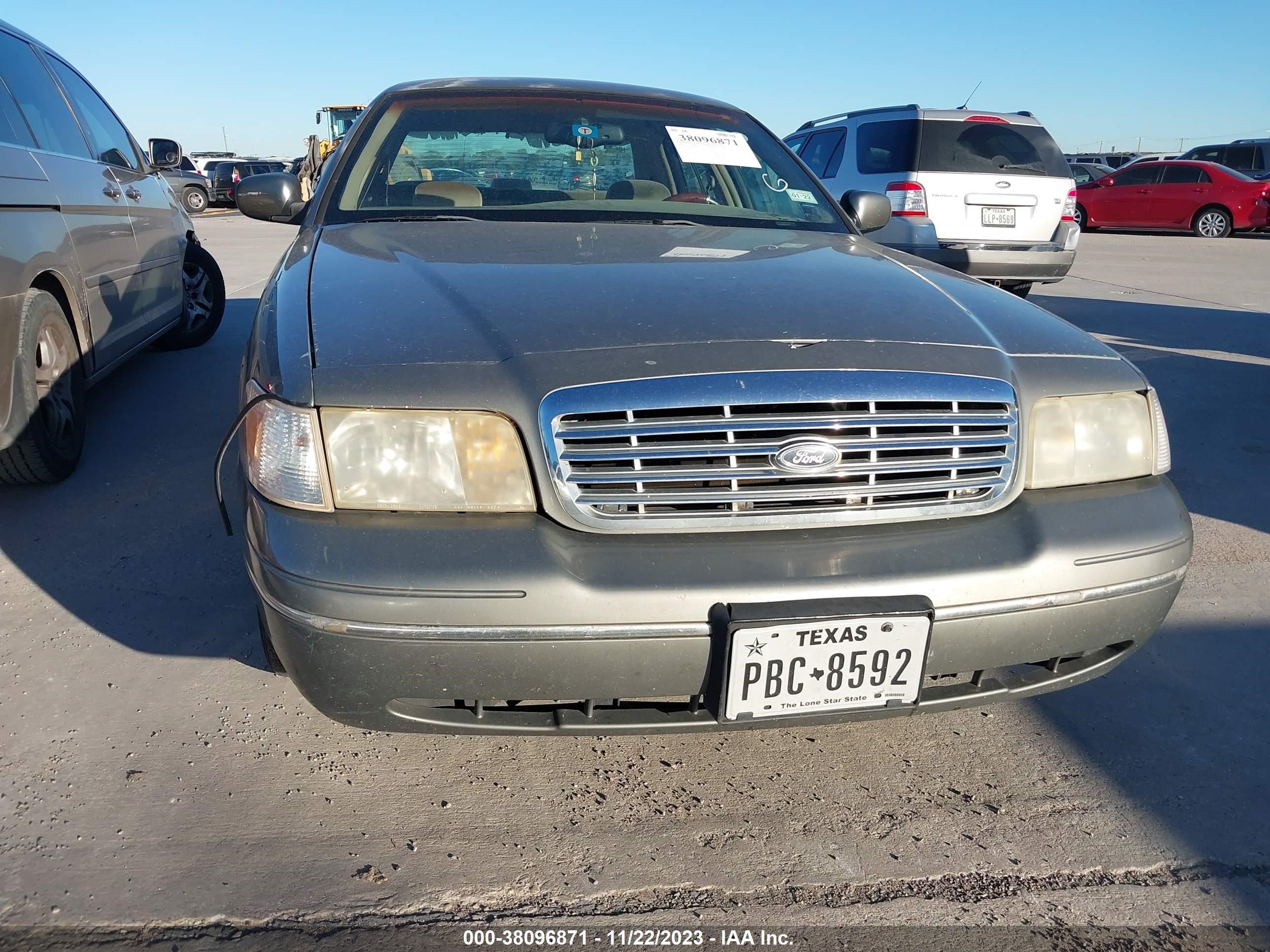 FORD CROWN VICTORIA 1999 2fafp74w6xx221097