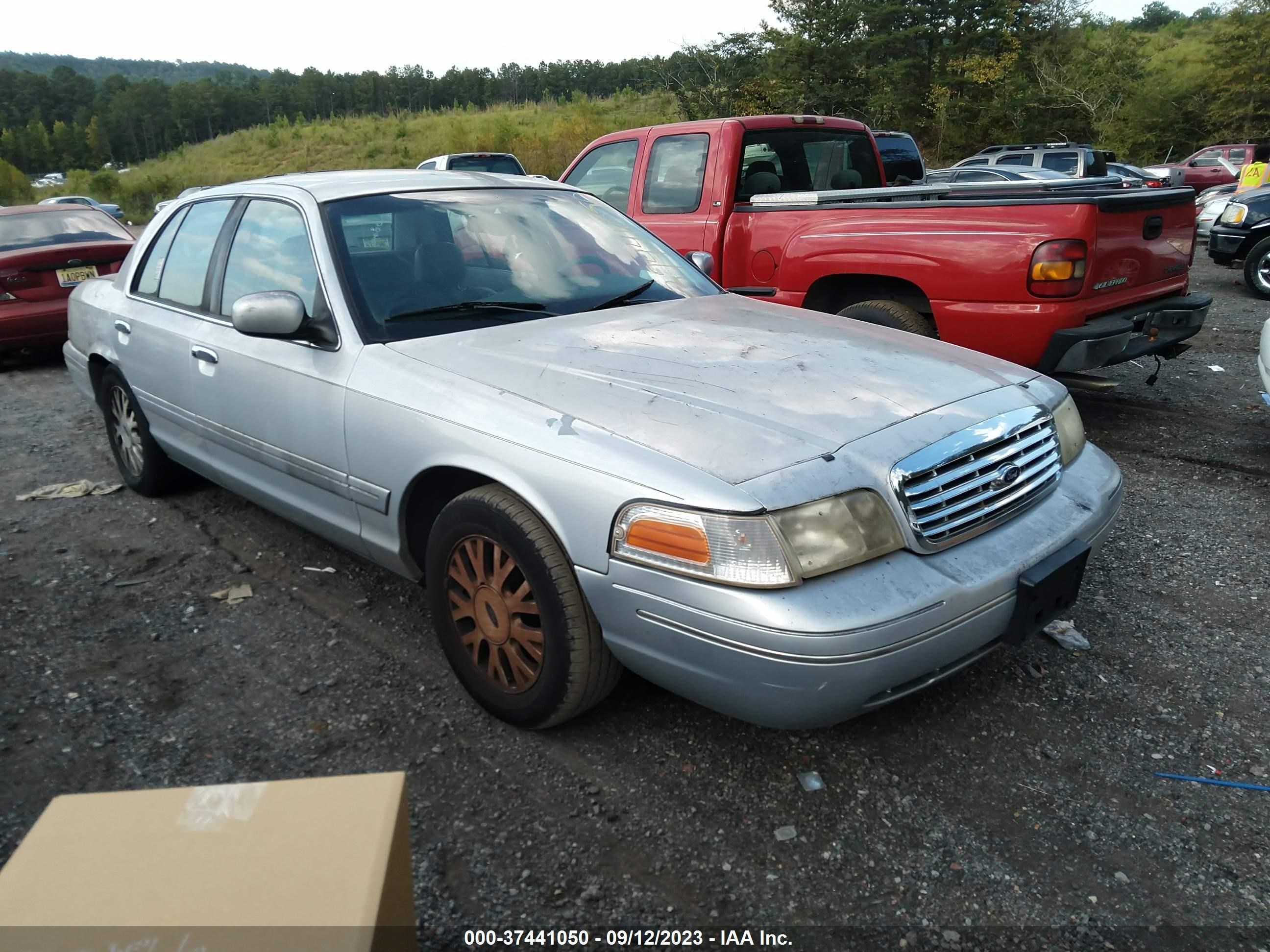 FORD CROWN VICTORIA 2003 2fafp74w73x146033