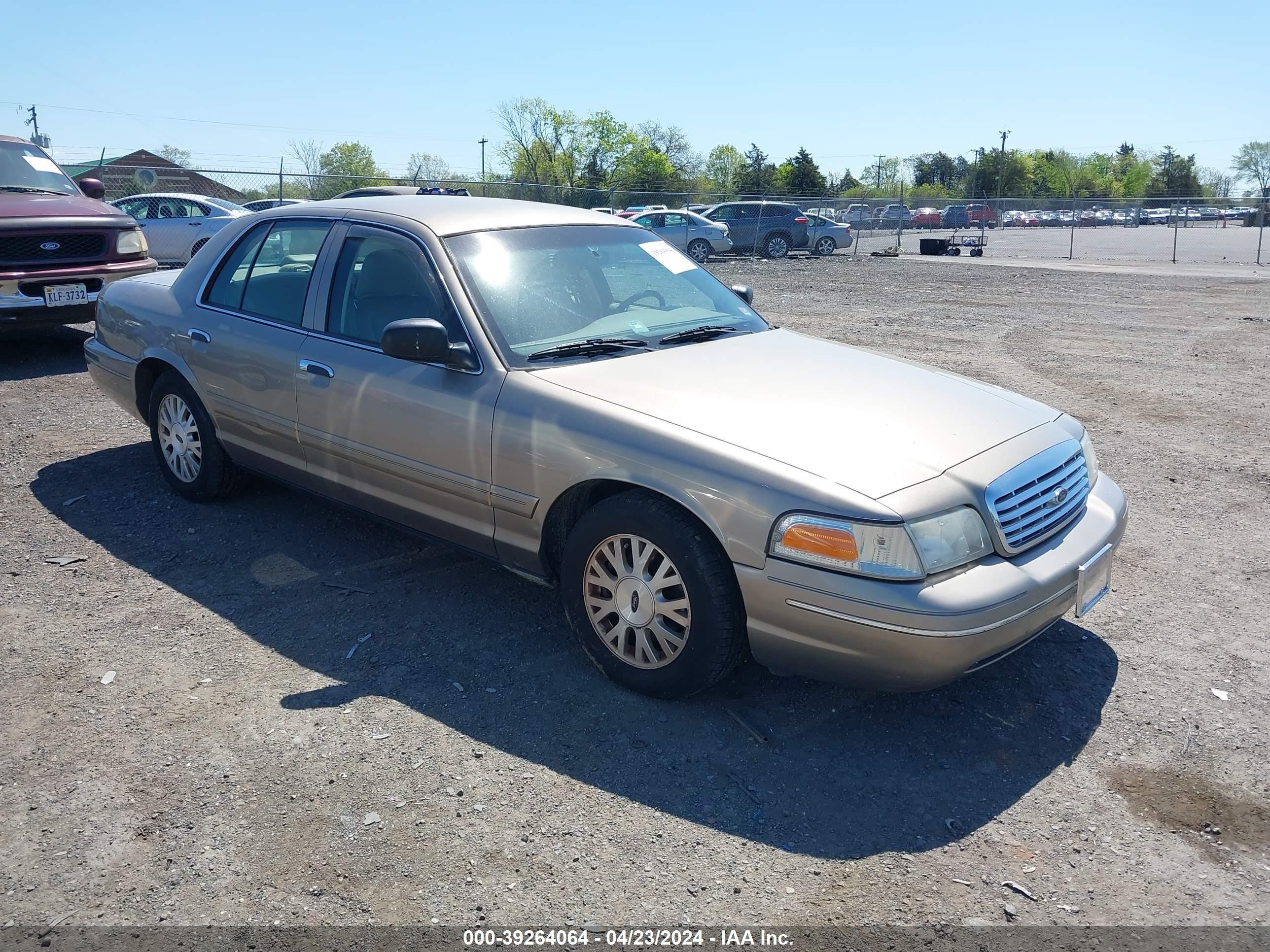 FORD CROWN VICTORIA 2004 2fafp74w74x130979