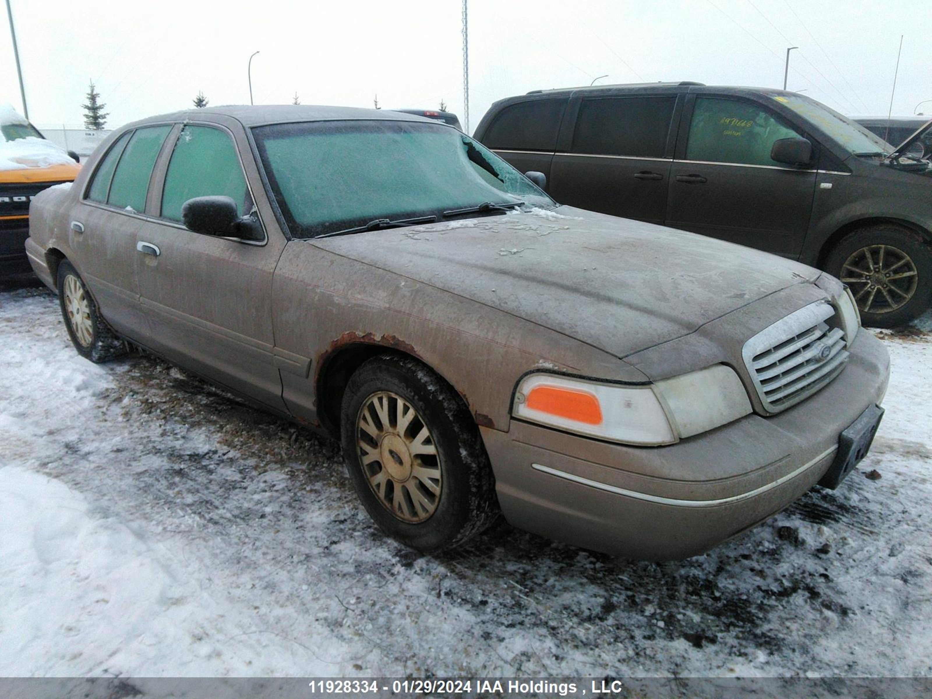 FORD CROWN VICTORIA 2004 2fafp74w84x174246