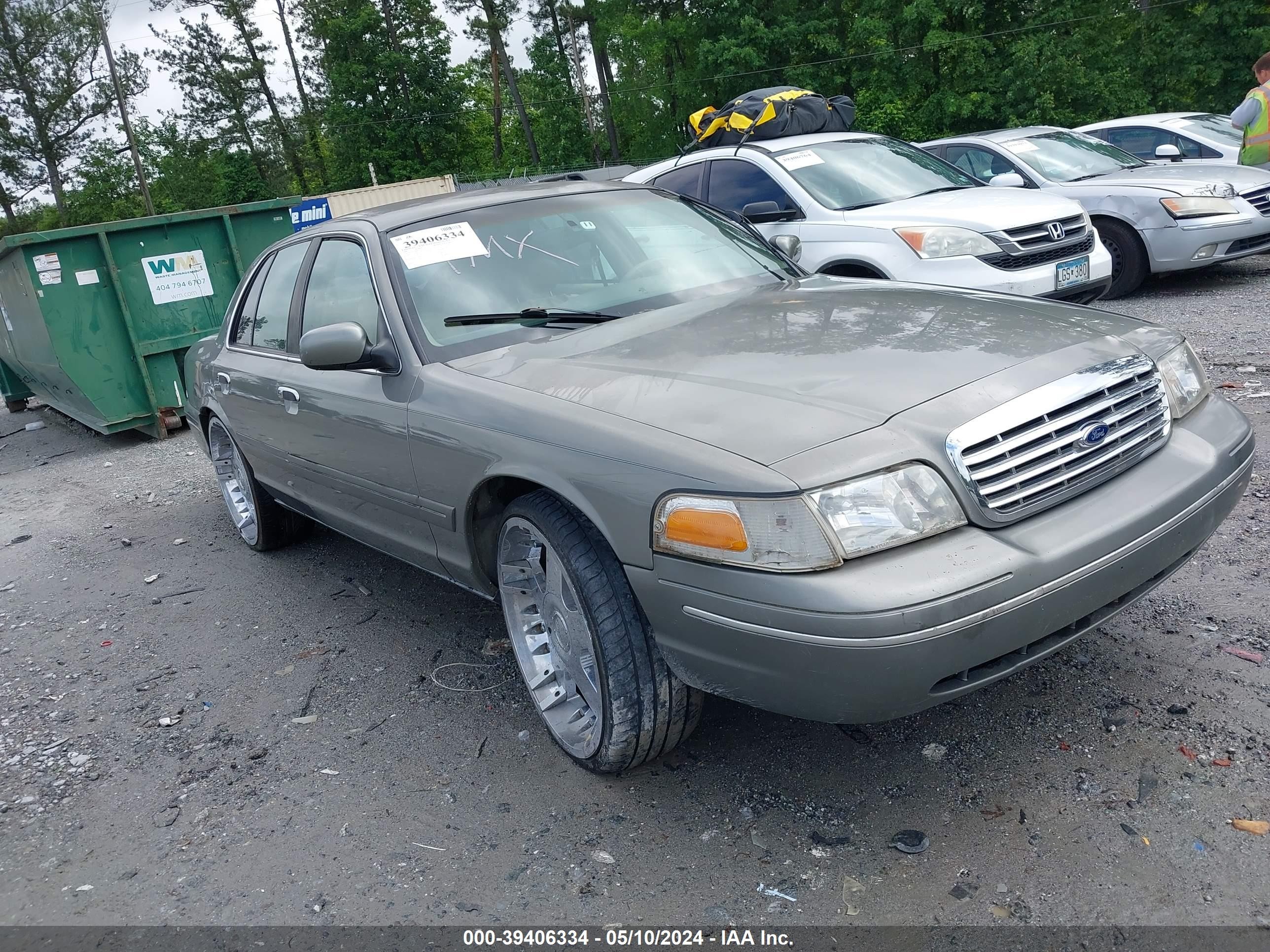 FORD CROWN VICTORIA 2000 2fafp74w8yx142015