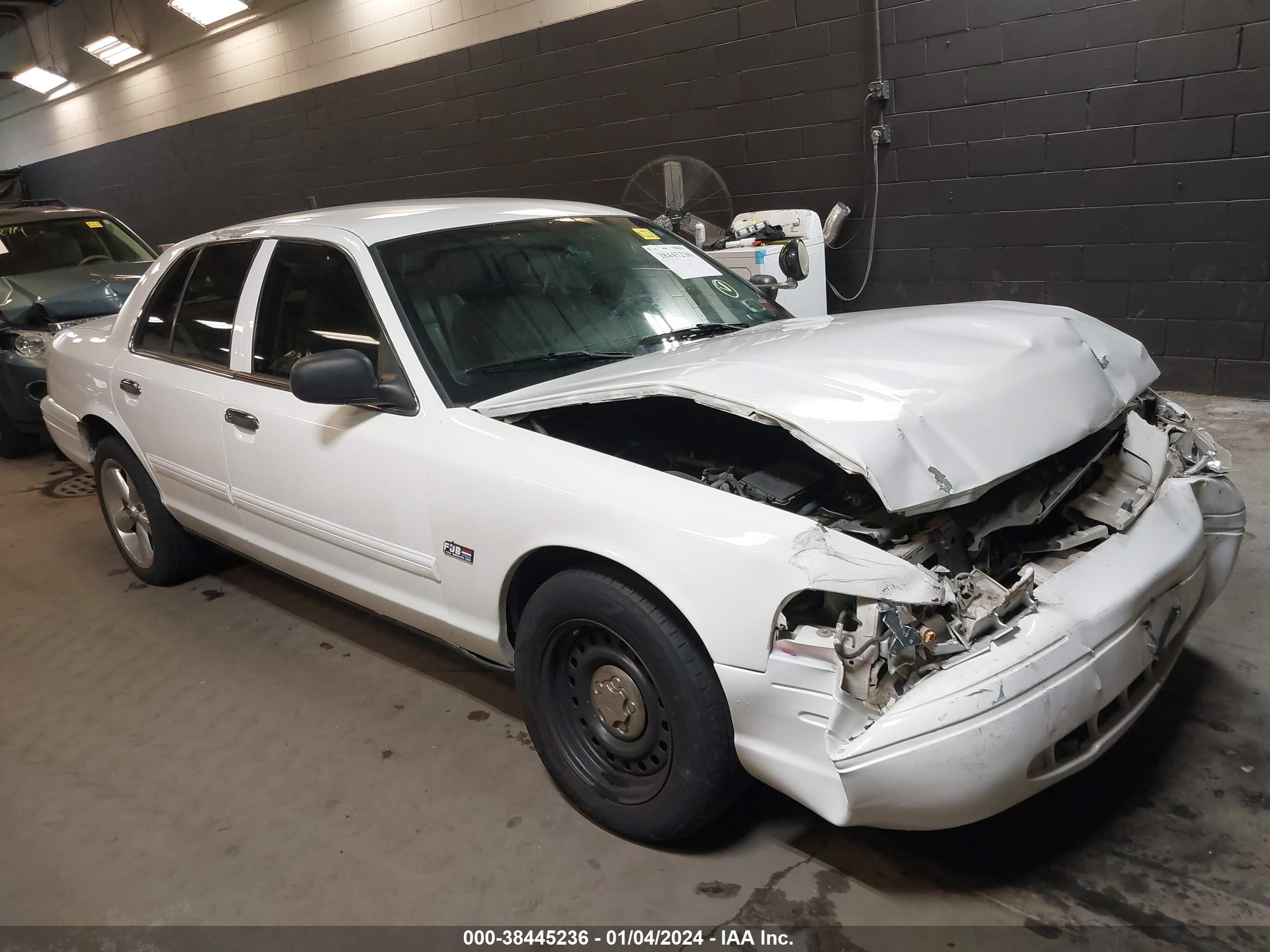 FORD CROWN VICTORIA 2009 2fahp71v59x132130