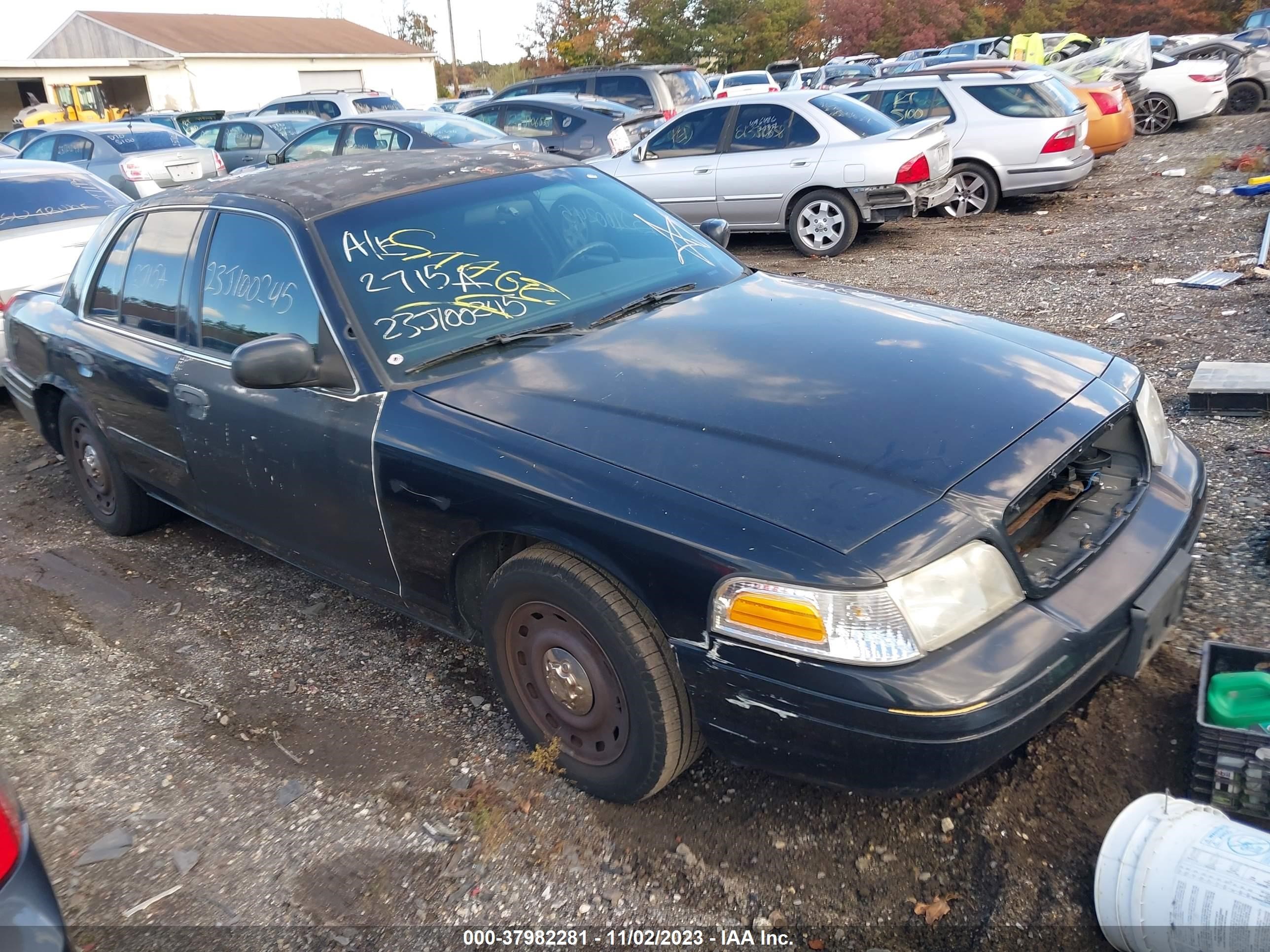 FORD CROWN VICTORIA 2003 2fahp71w43x152255