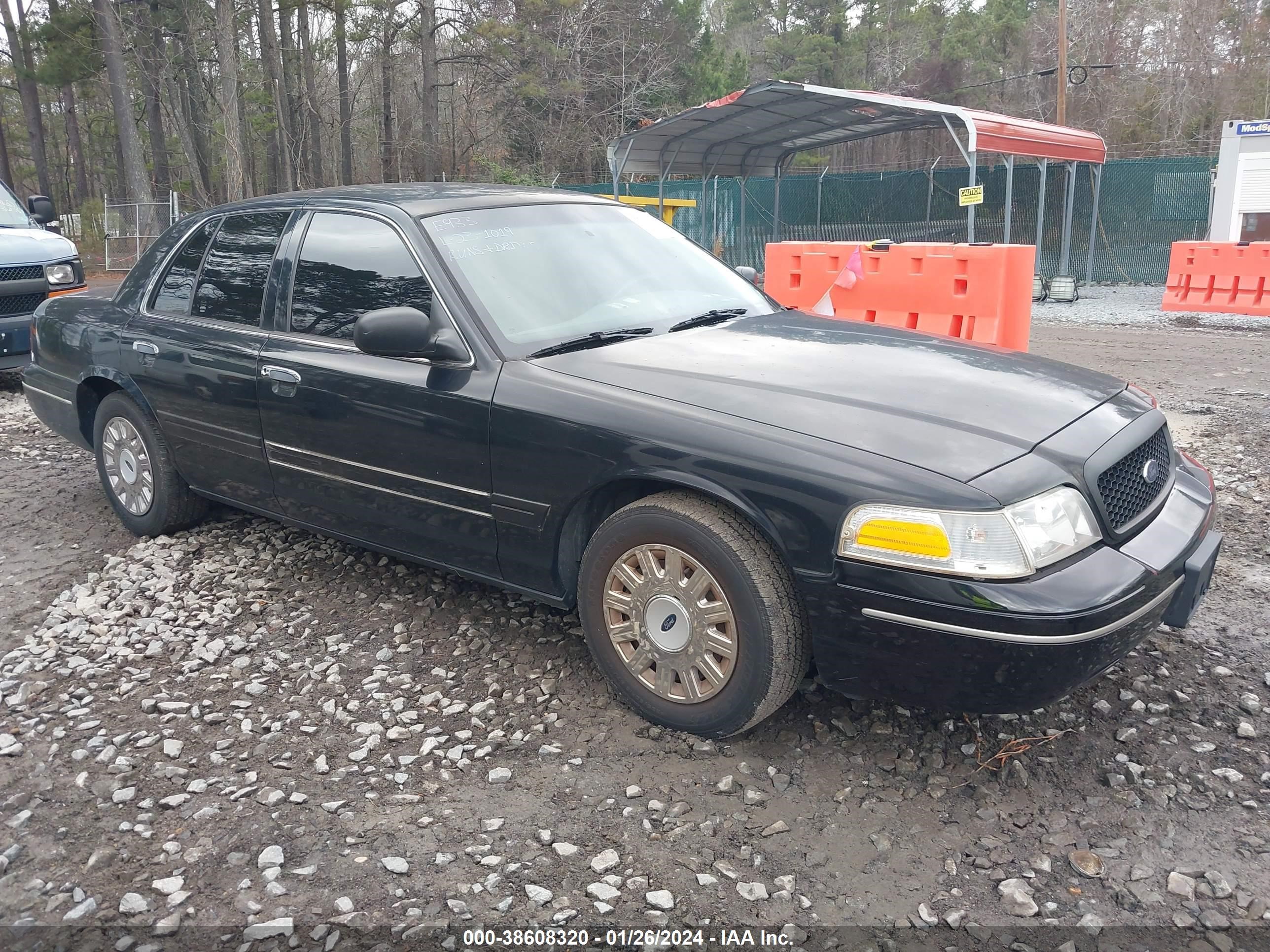 FORD CROWN VICTORIA 2003 2fahp71w43x221204