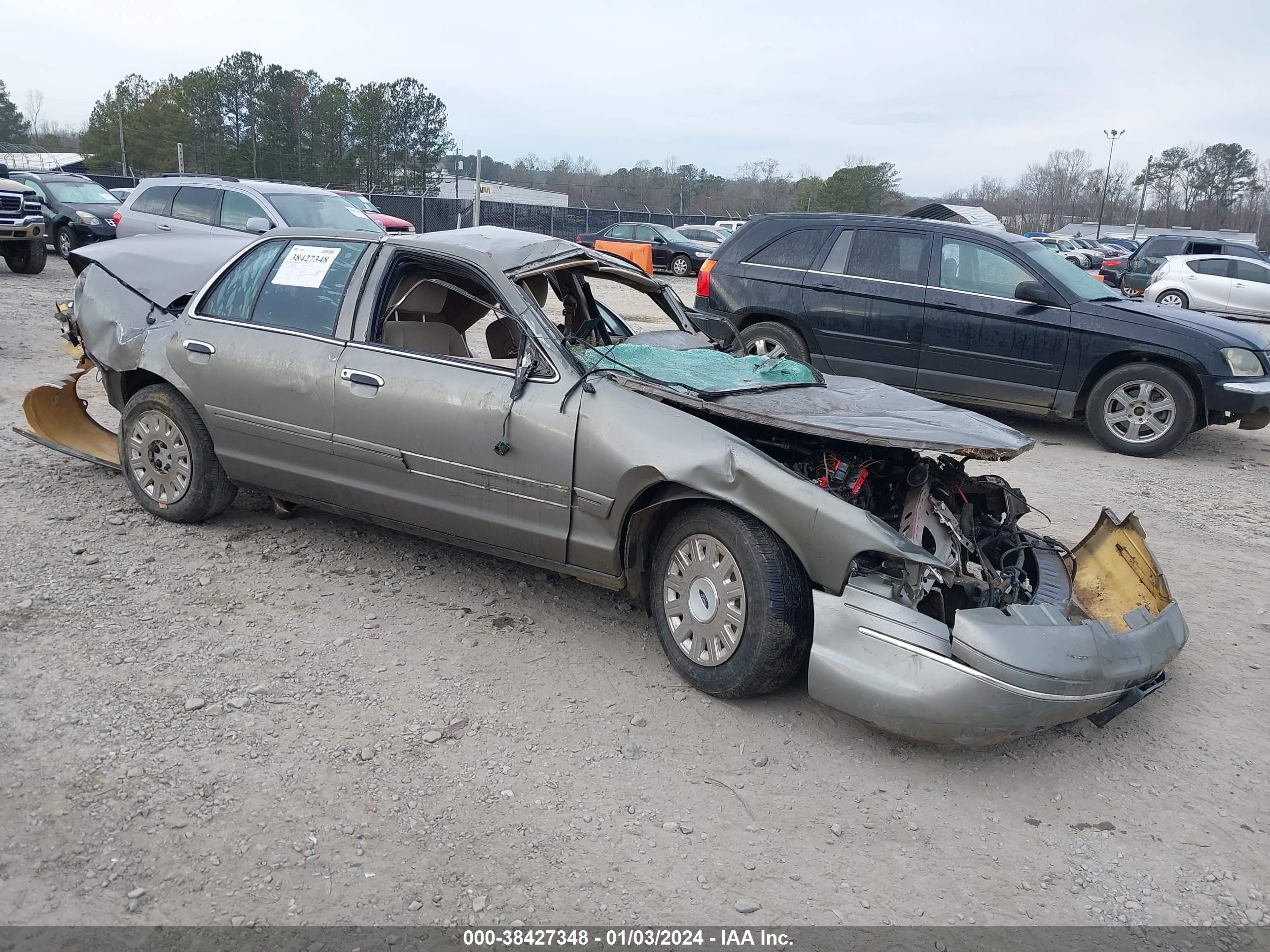 FORD CROWN VICTORIA 2003 2fahp71w83x215406