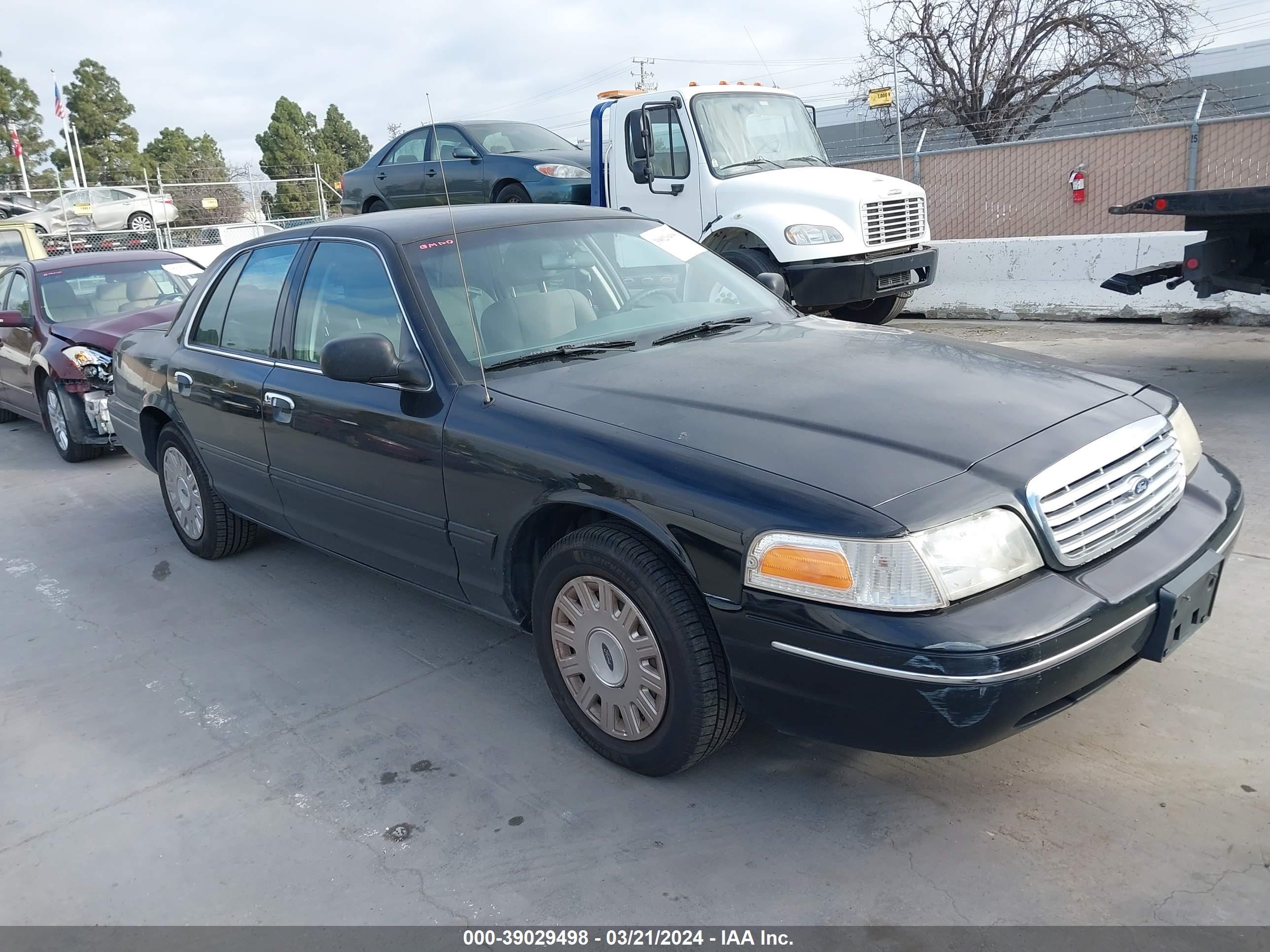 FORD CROWN VICTORIA 2003 2fahp71wx3x180996