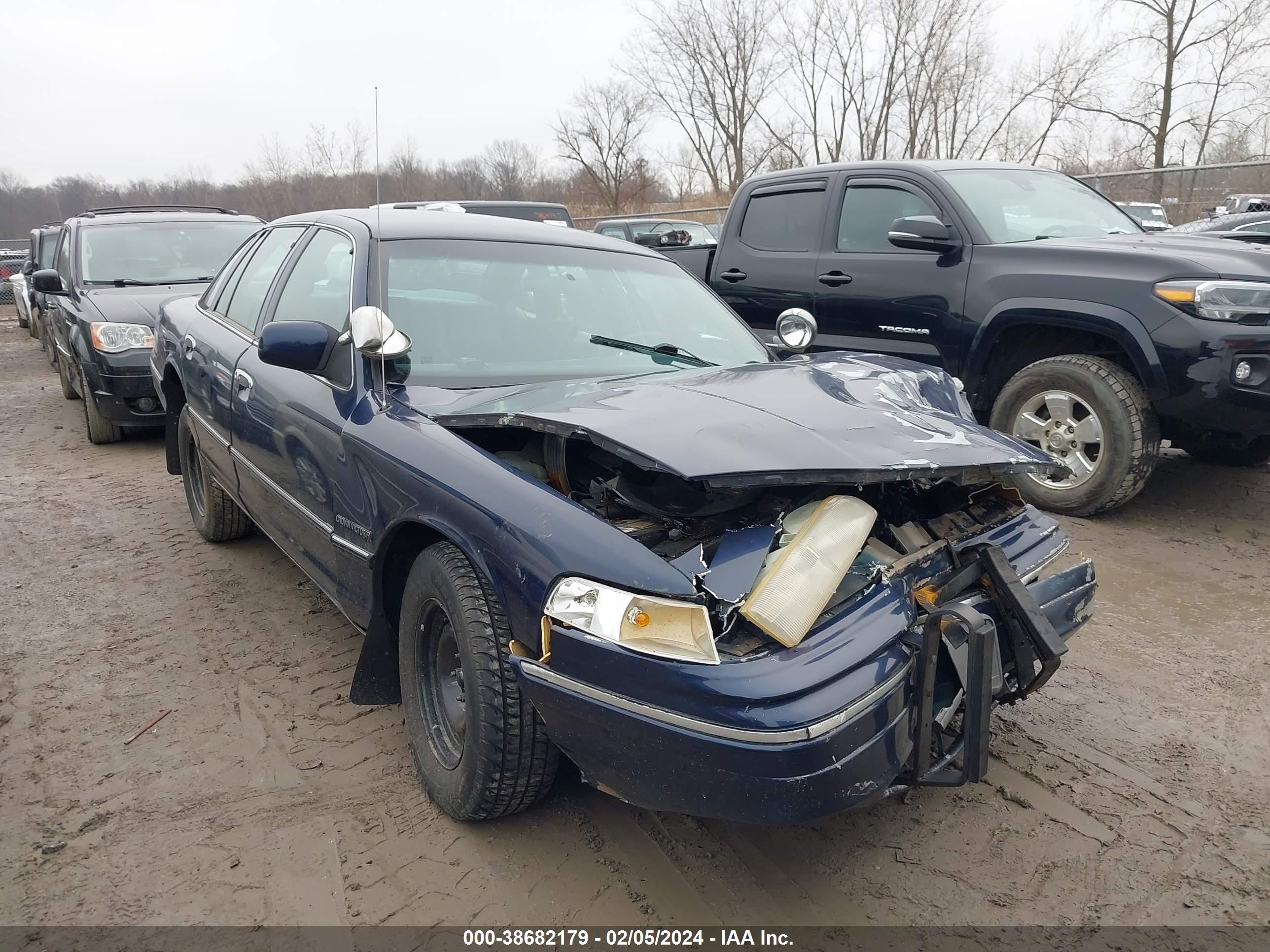 FORD CROWN VICTORIA 1994 2falp71w7rx205274