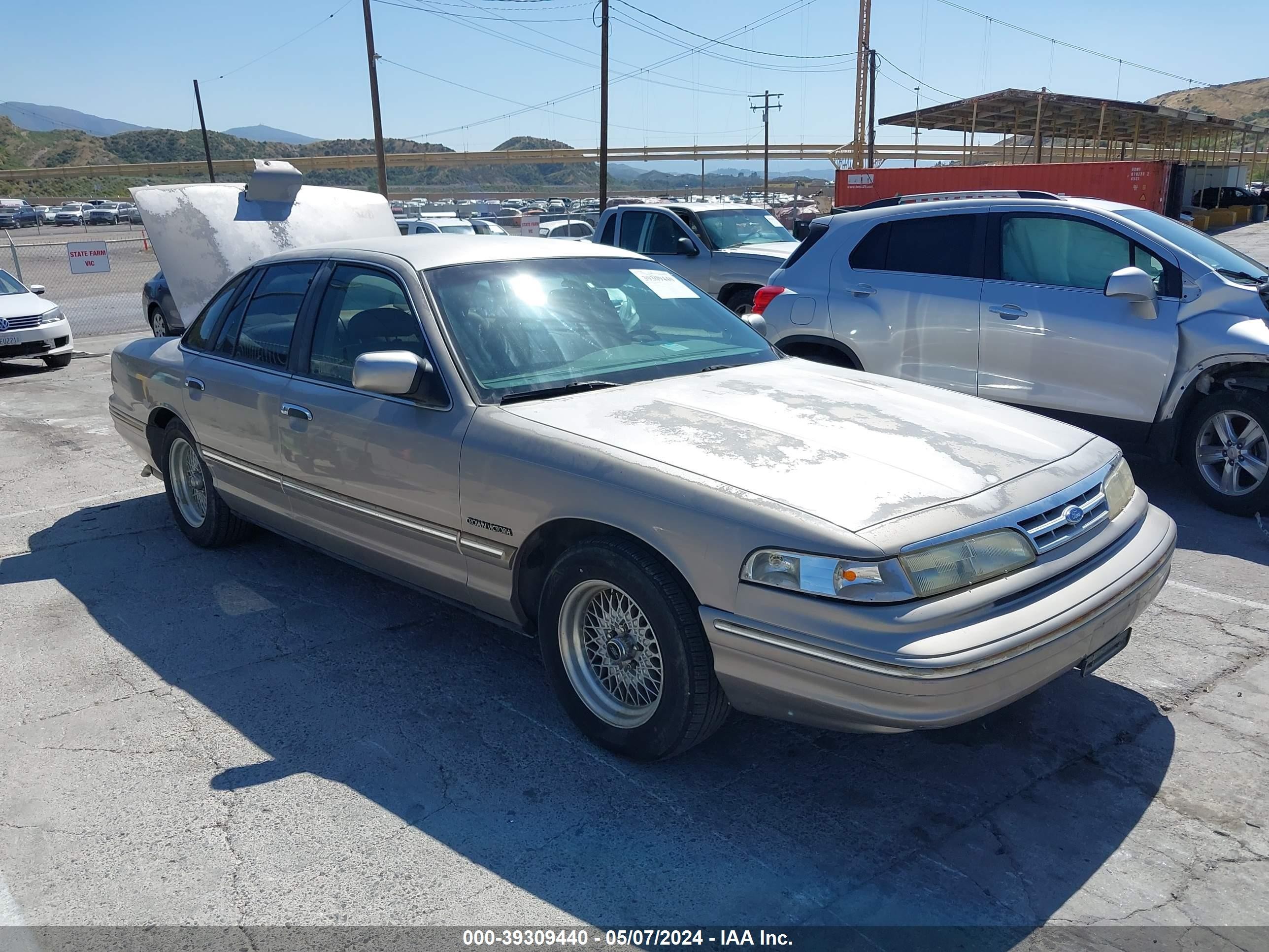 FORD CROWN VICTORIA 1995 2falp74w0sx146148