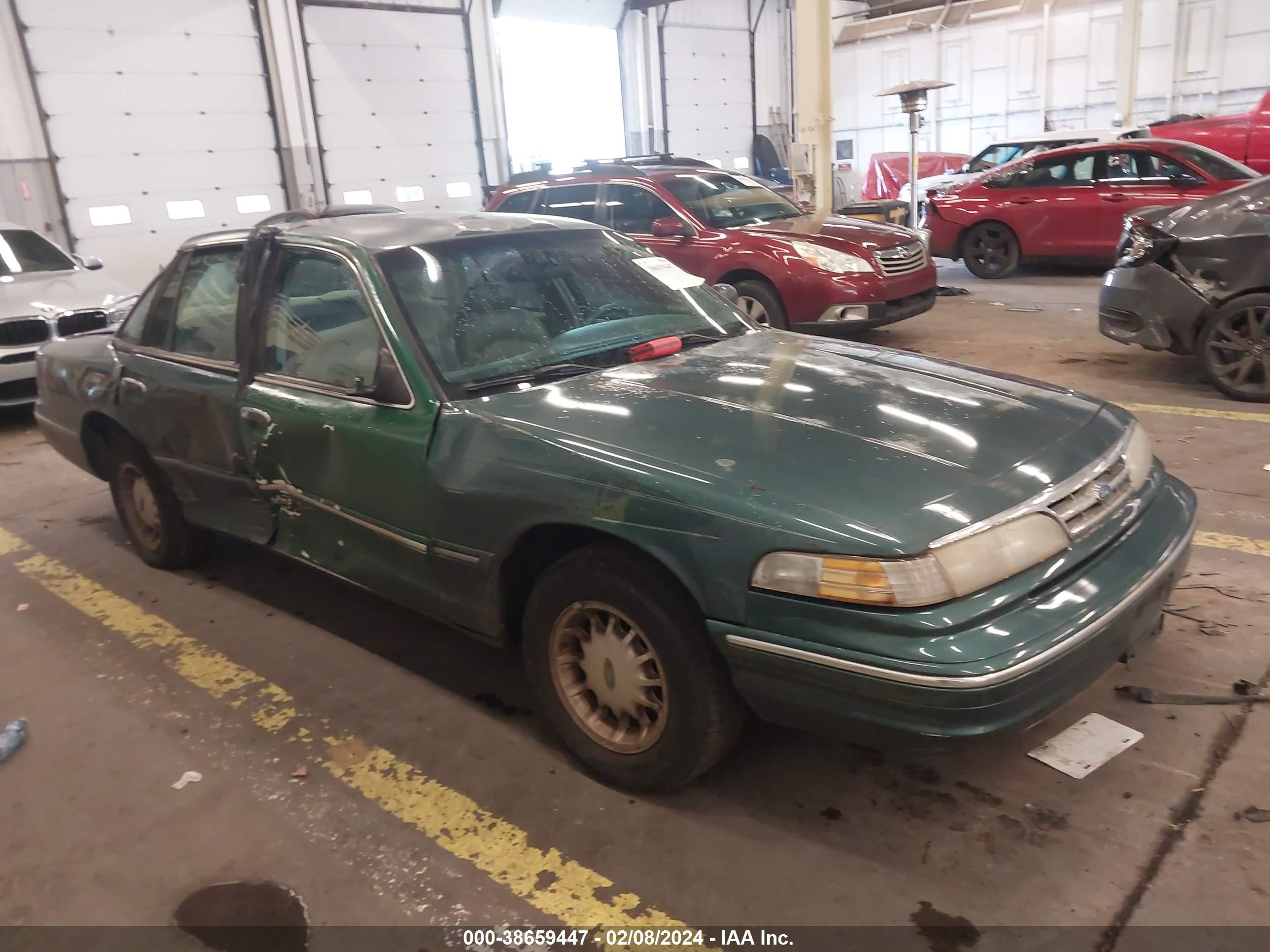 FORD CROWN VICTORIA 1996 2falp74w5tx201906