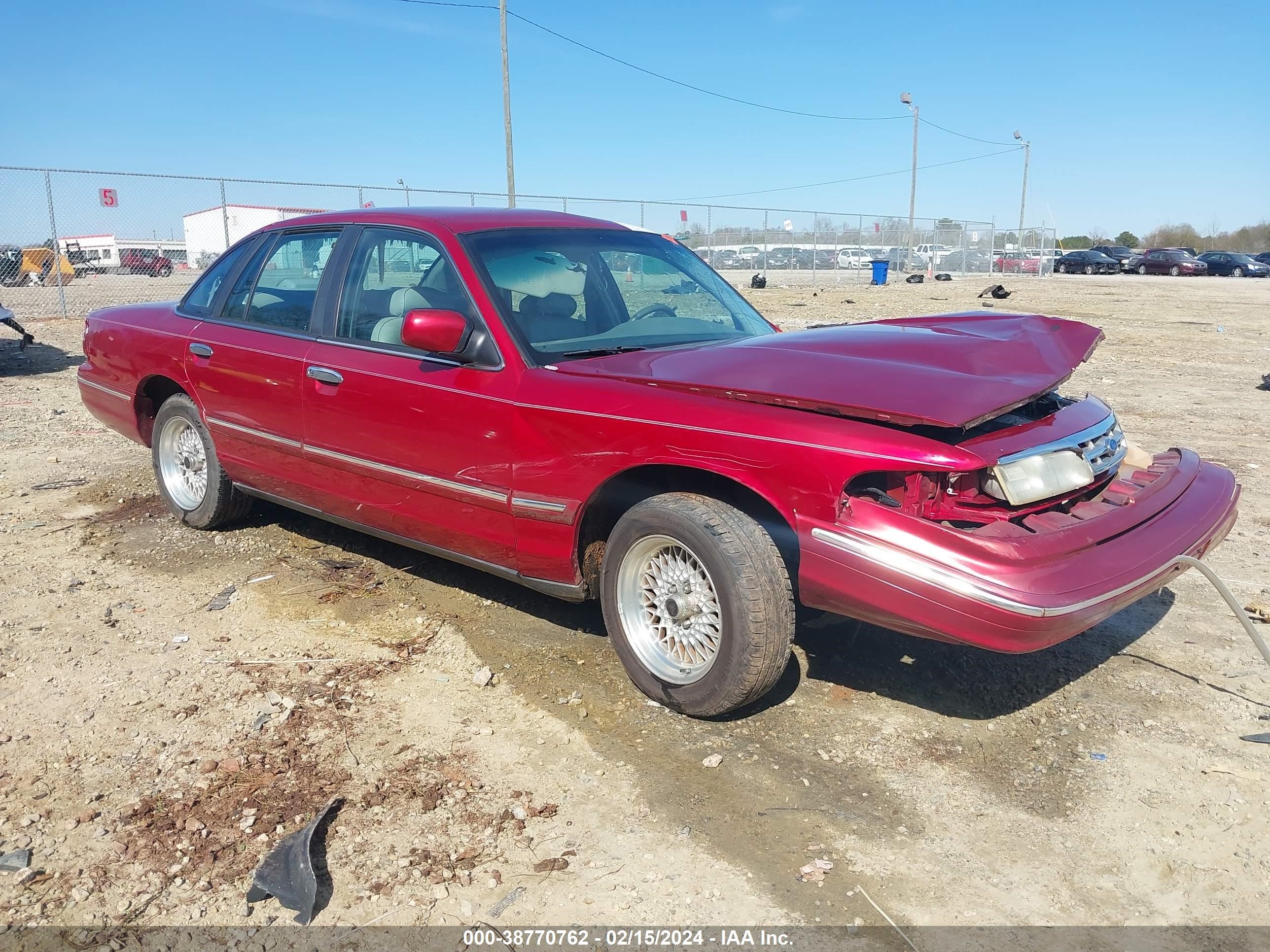 FORD CROWN VICTORIA 1996 2falp74w5tx209083