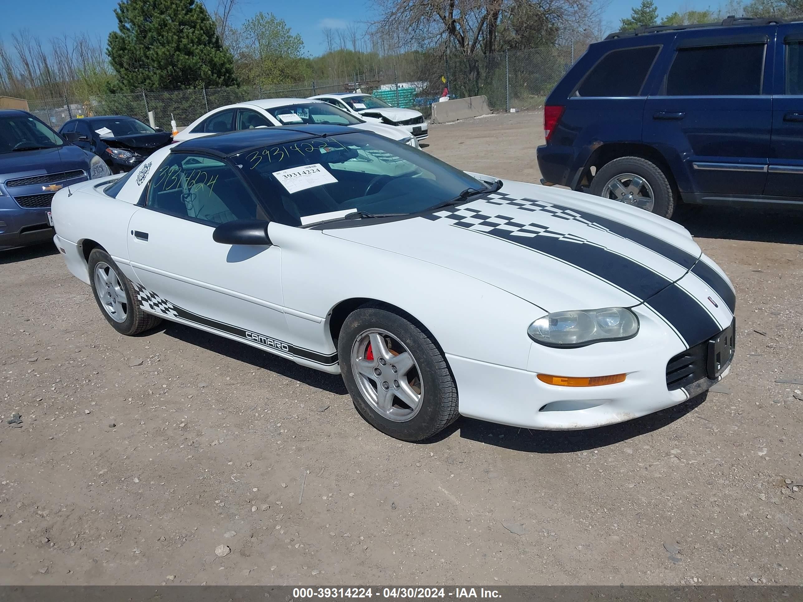 CHEVROLET CAMARO 1998 2g1fp22k1w2152823