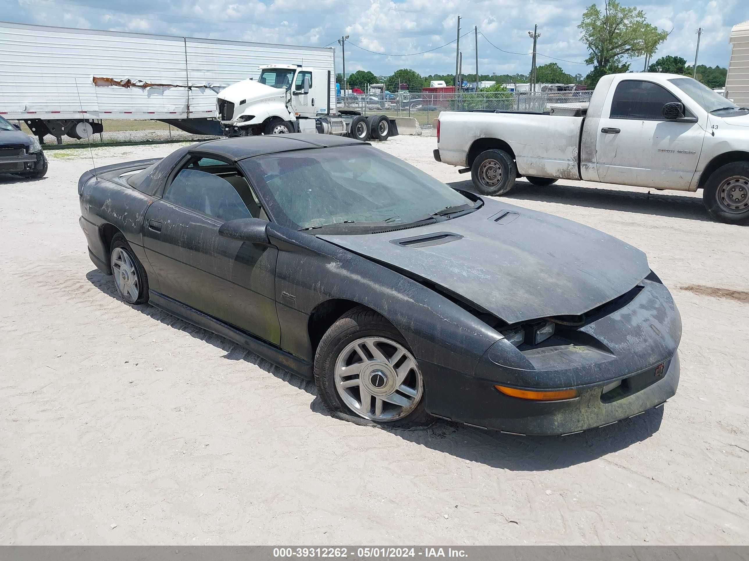 CHEVROLET CAMARO 1996 2g1fp22k3t2135257