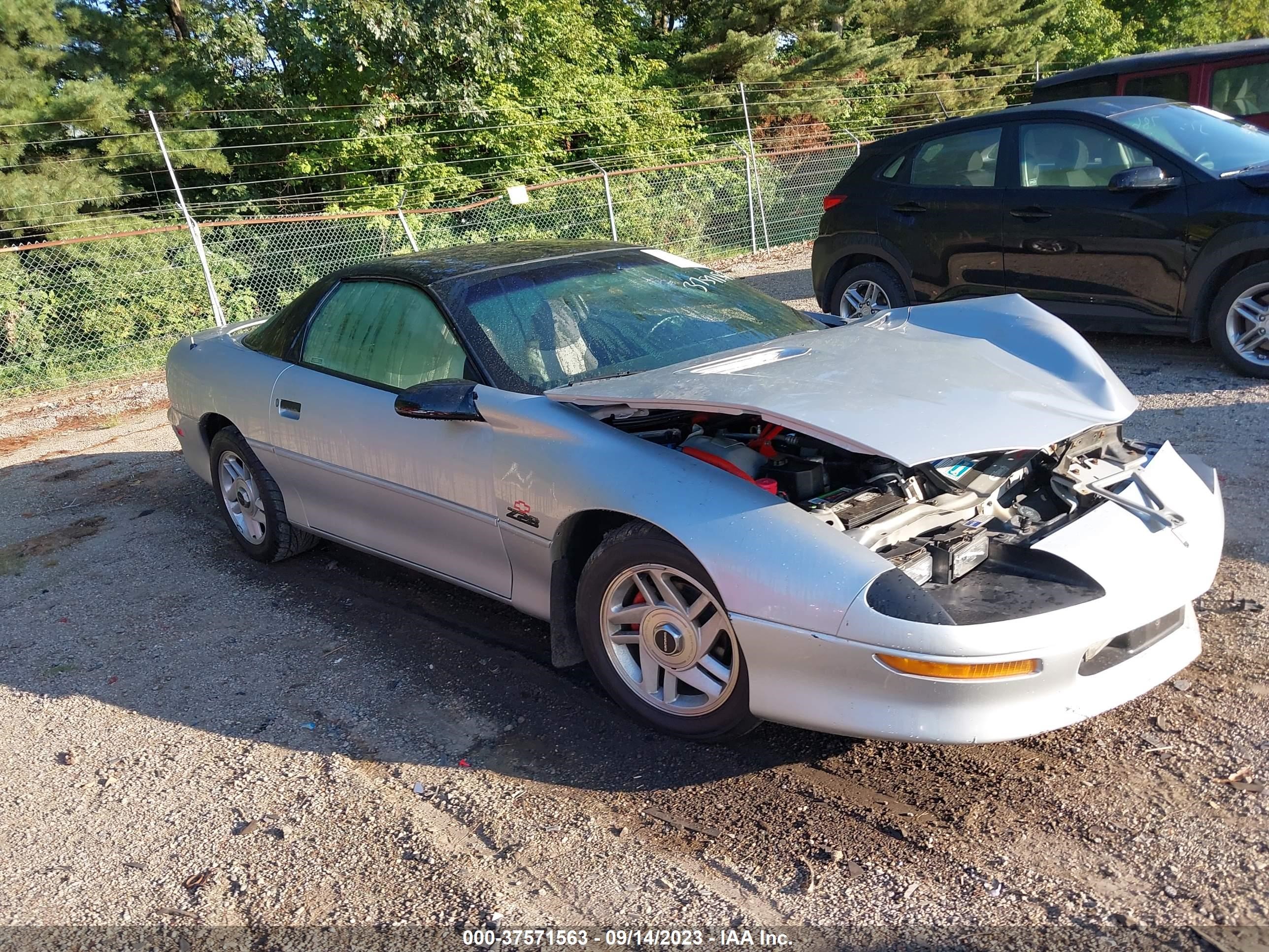 CHEVROLET CAMARO 1995 2g1fp22p8s2204678