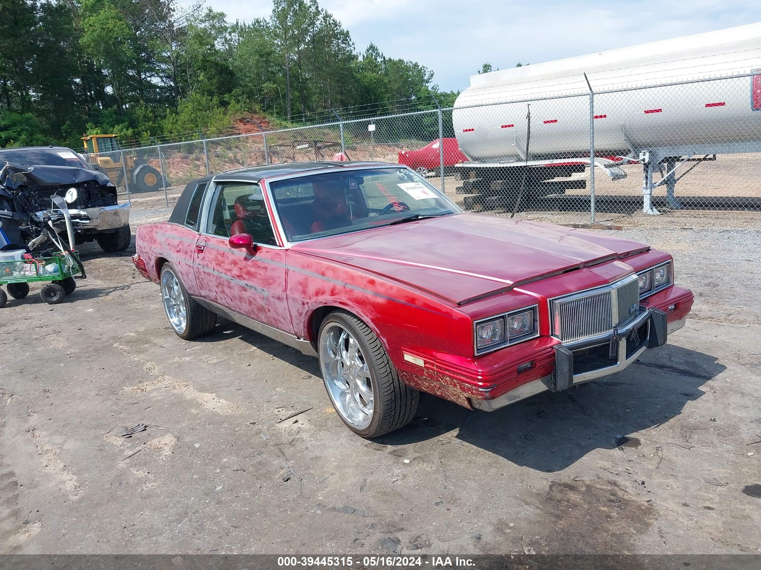 PONTIAC GRAND PRIX 1985 2g2gj37a9f2277902