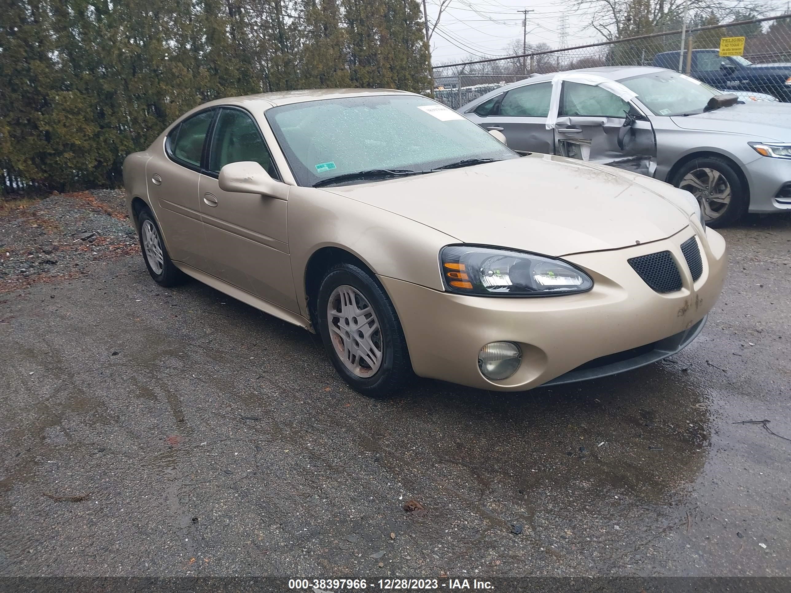 PONTIAC GRAND PRIX 2004 2g2wp522841221376