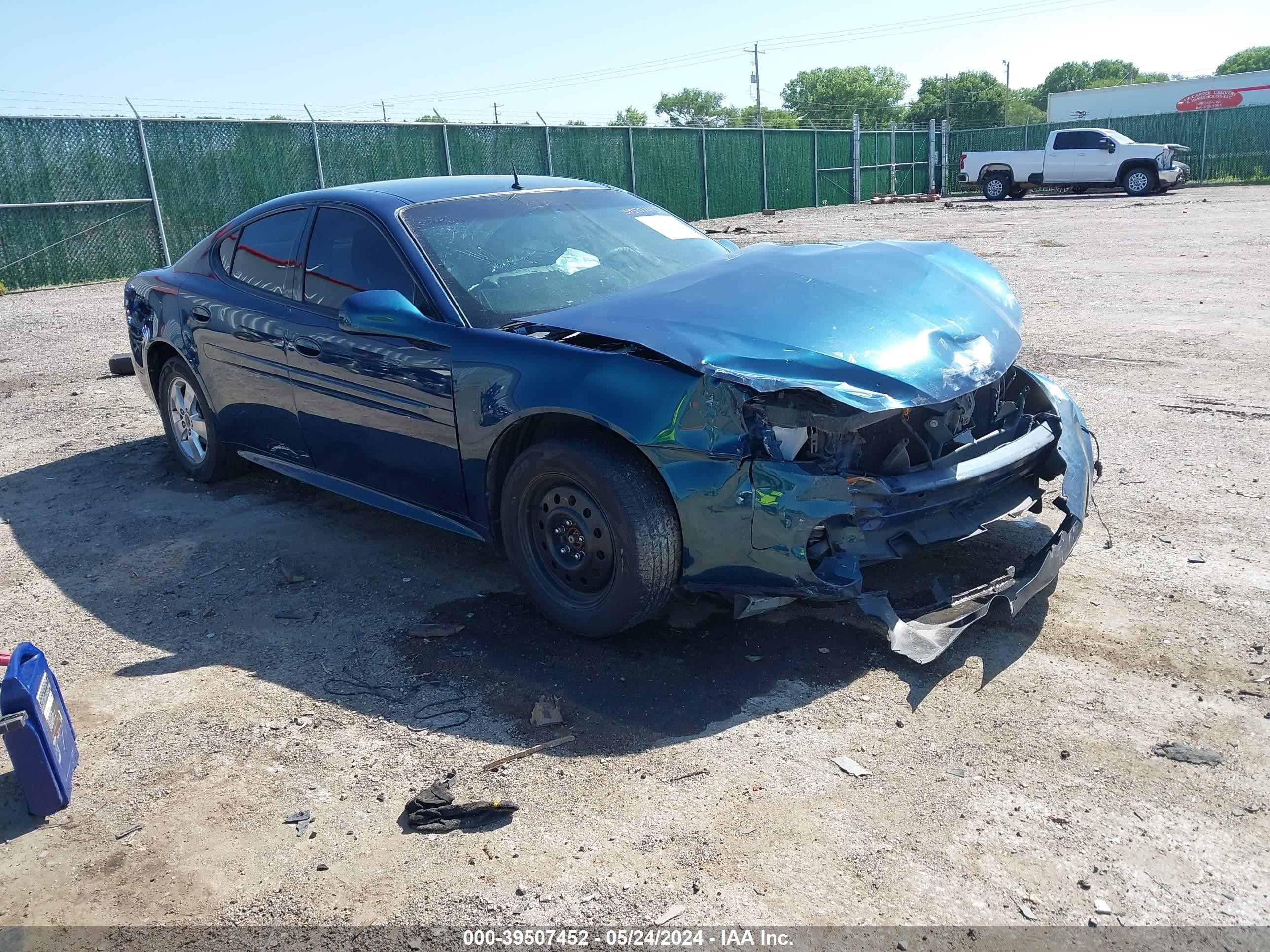 PONTIAC GRAND PRIX 2005 2g2wp522851282325