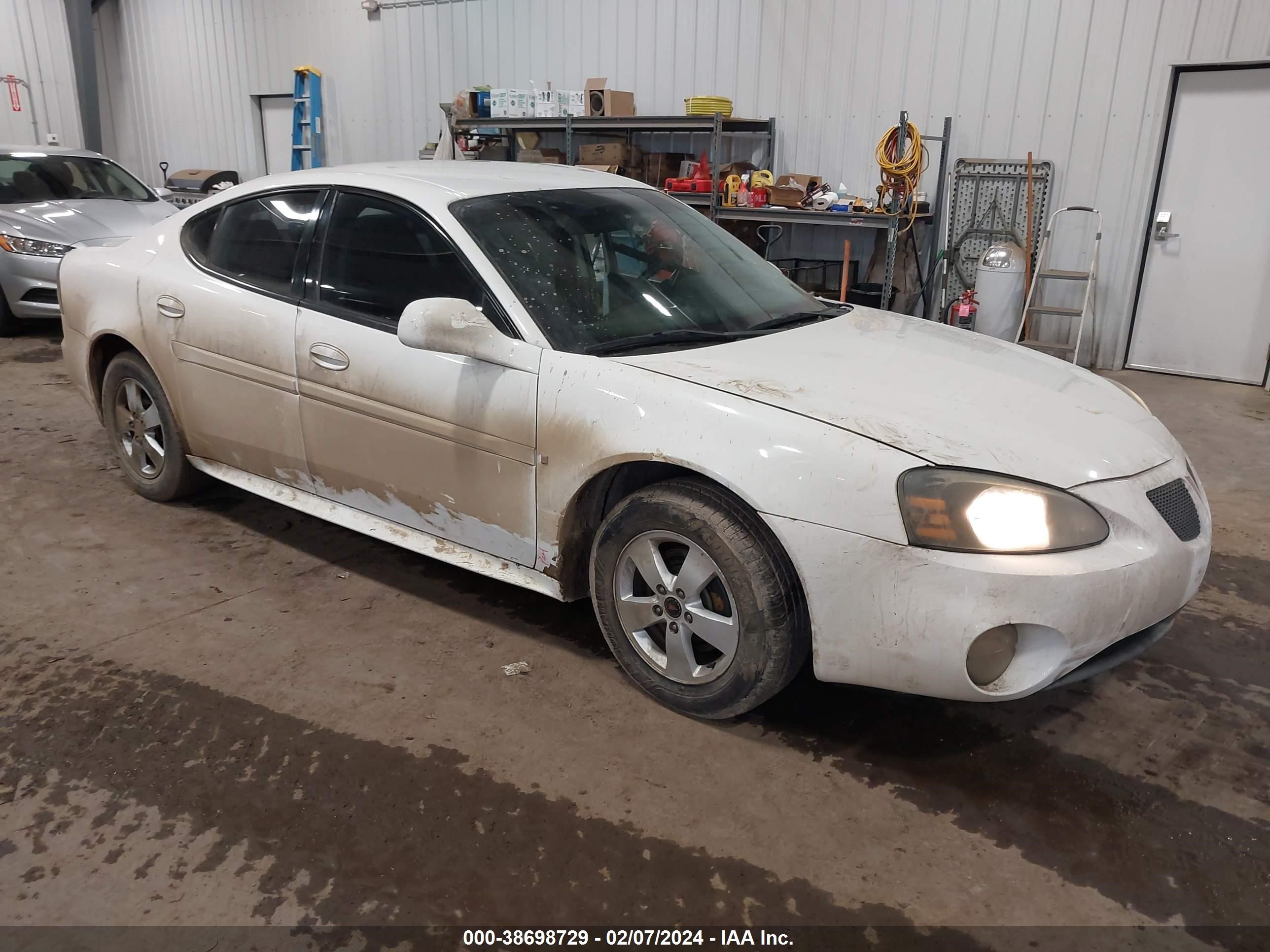 PONTIAC GRAND PRIX 2006 2g2wp552561107981