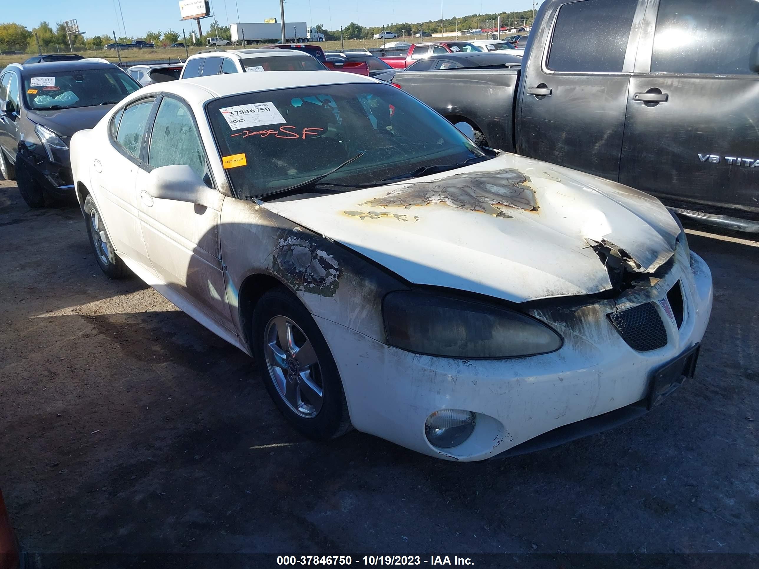 PONTIAC GRAND PRIX 2006 2g2wp552661108864