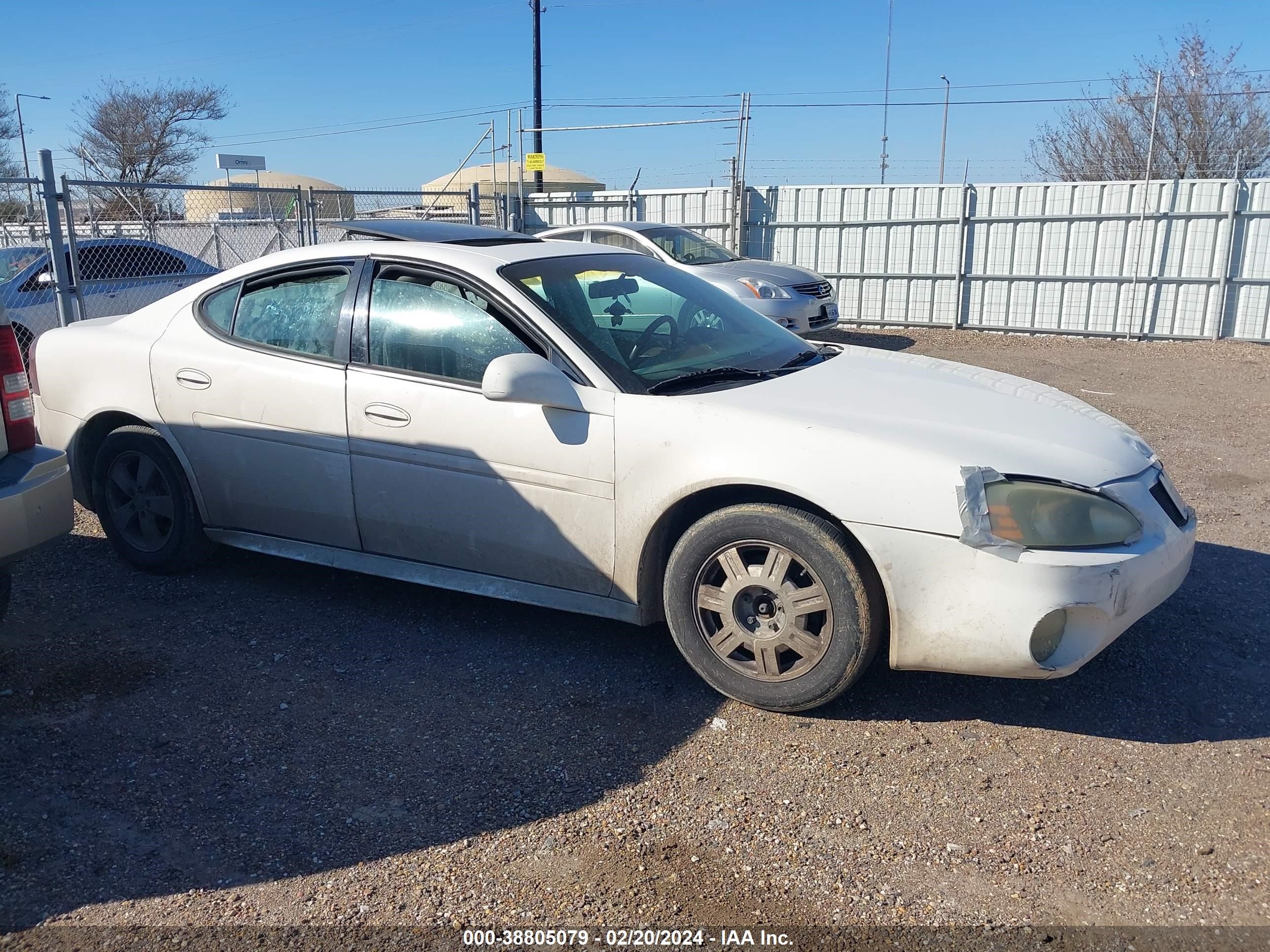 PONTIAC GRAND PRIX 2004 2g2ws522641342065