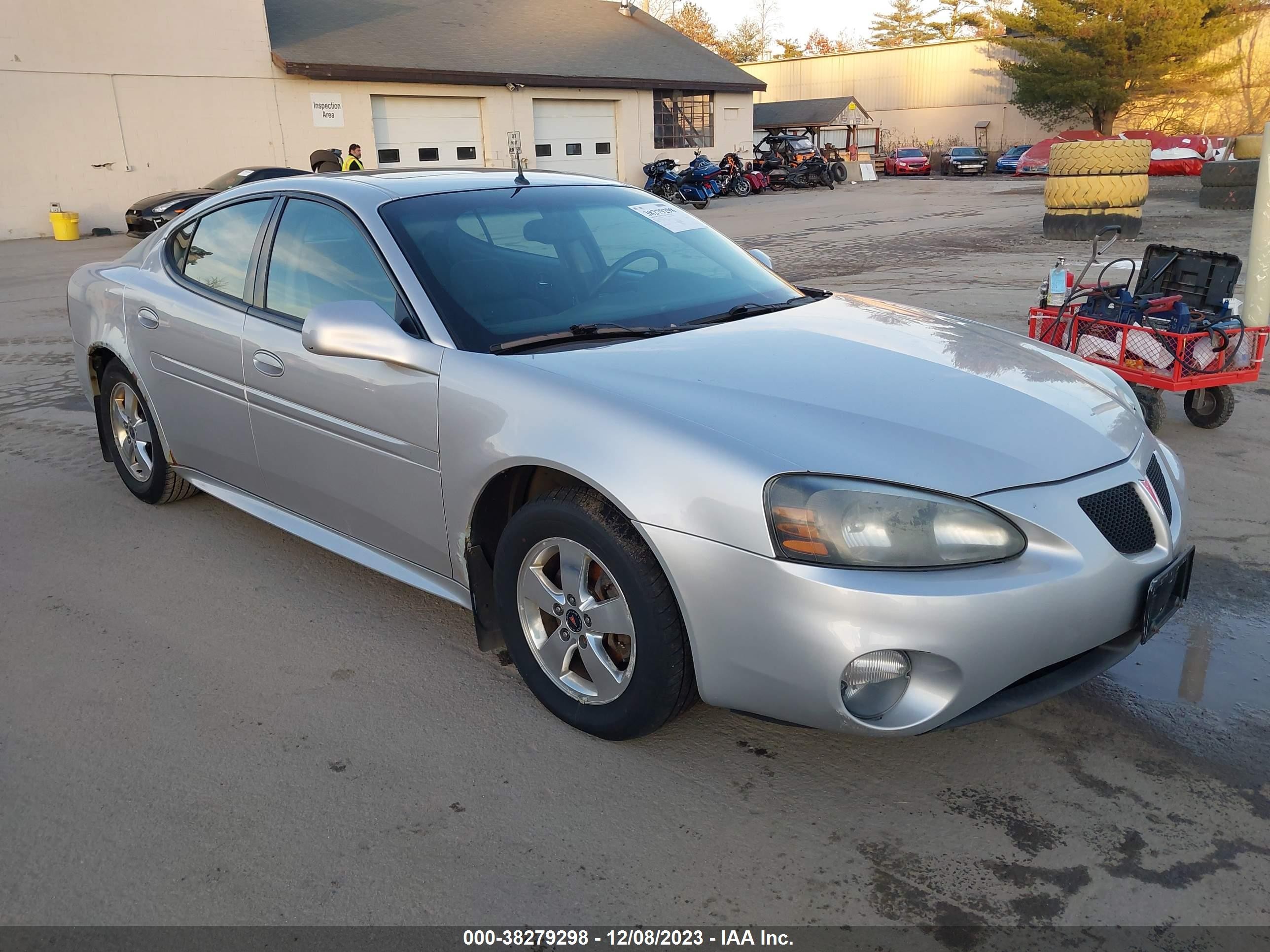 PONTIAC GRAND PRIX 2005 2g2ws522751167892