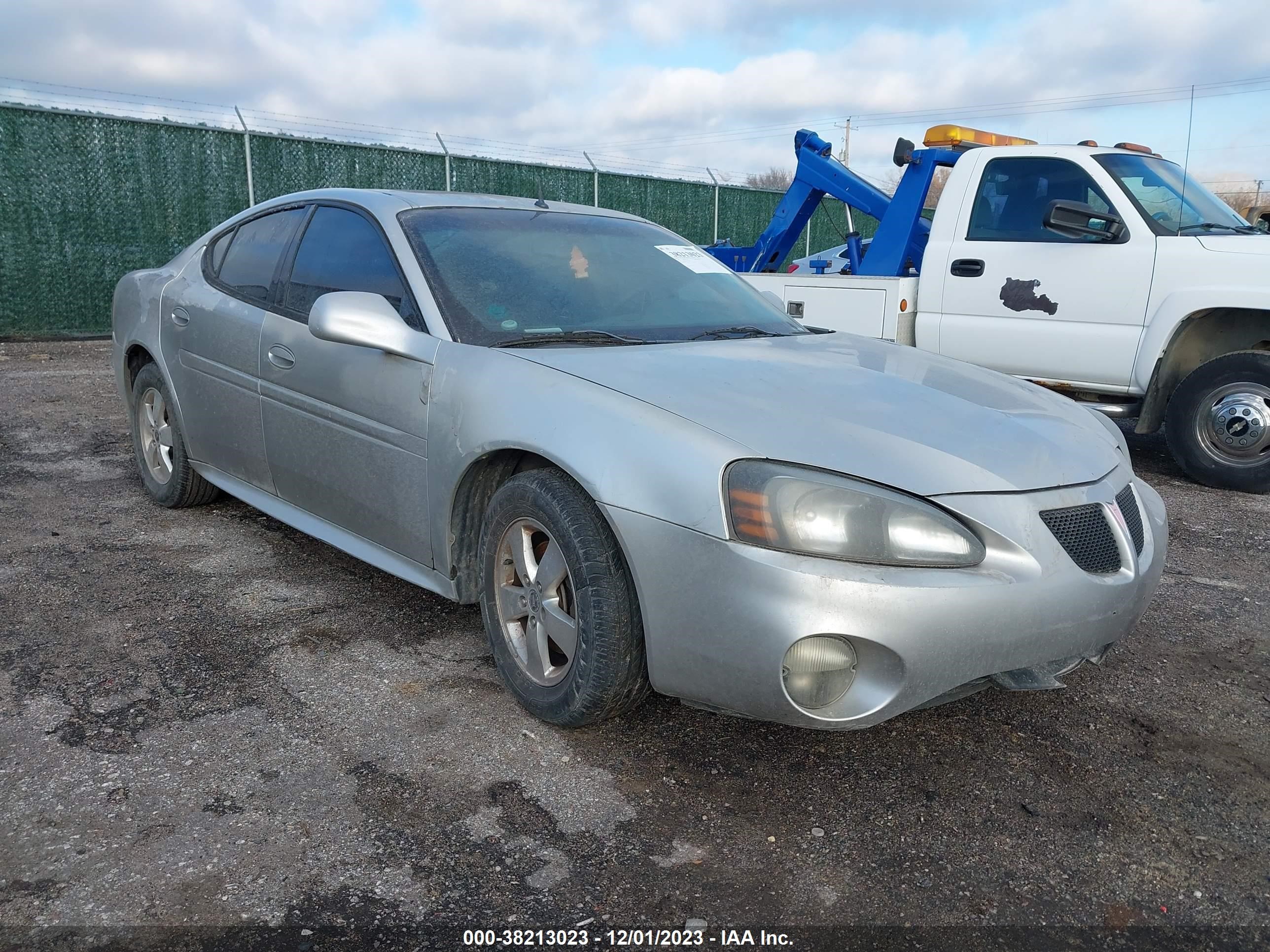 PONTIAC GRAND PRIX 2005 2g2ws522951347889