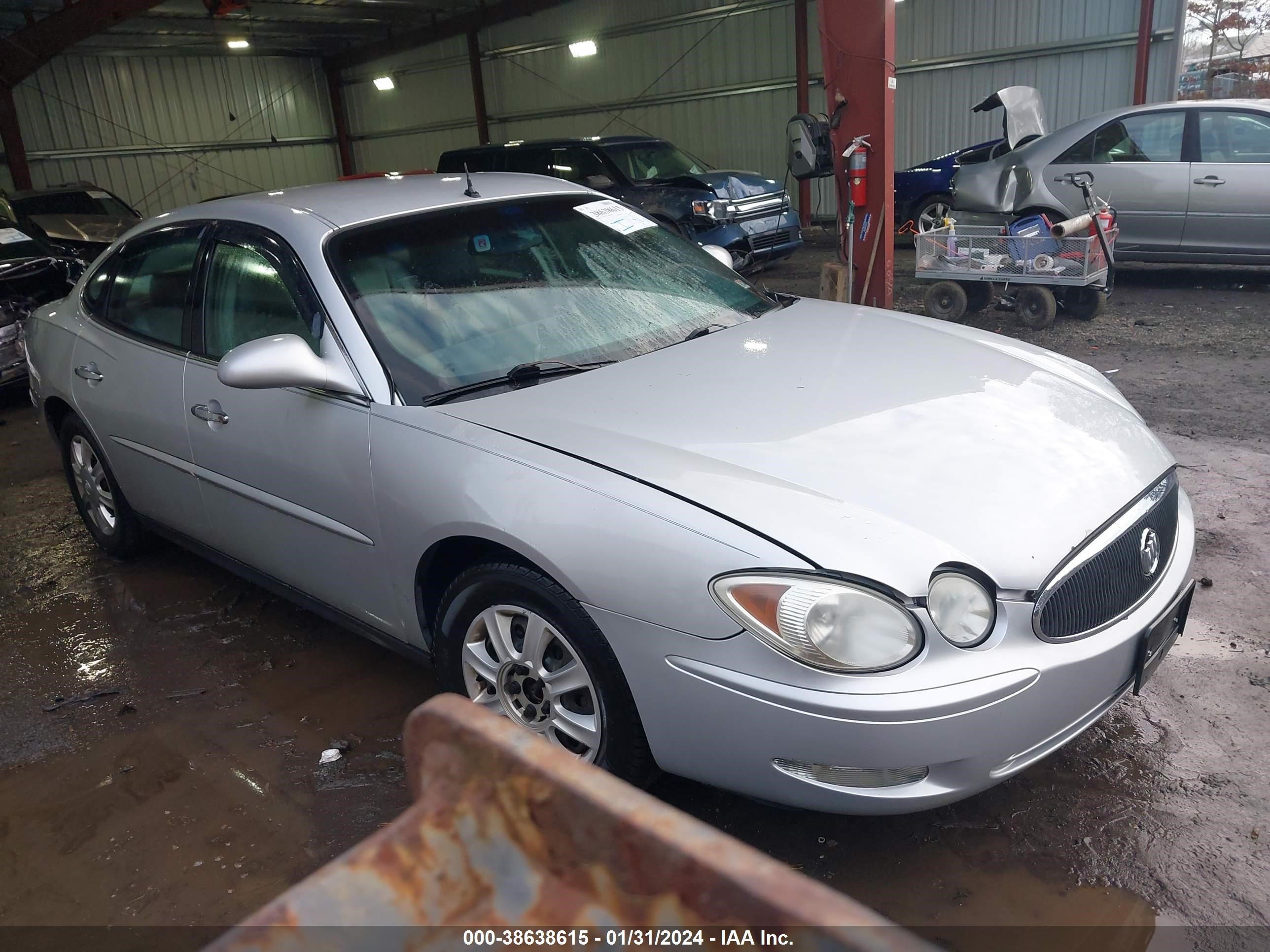 BUICK LACROSSE 2005 2g4wc532451281755