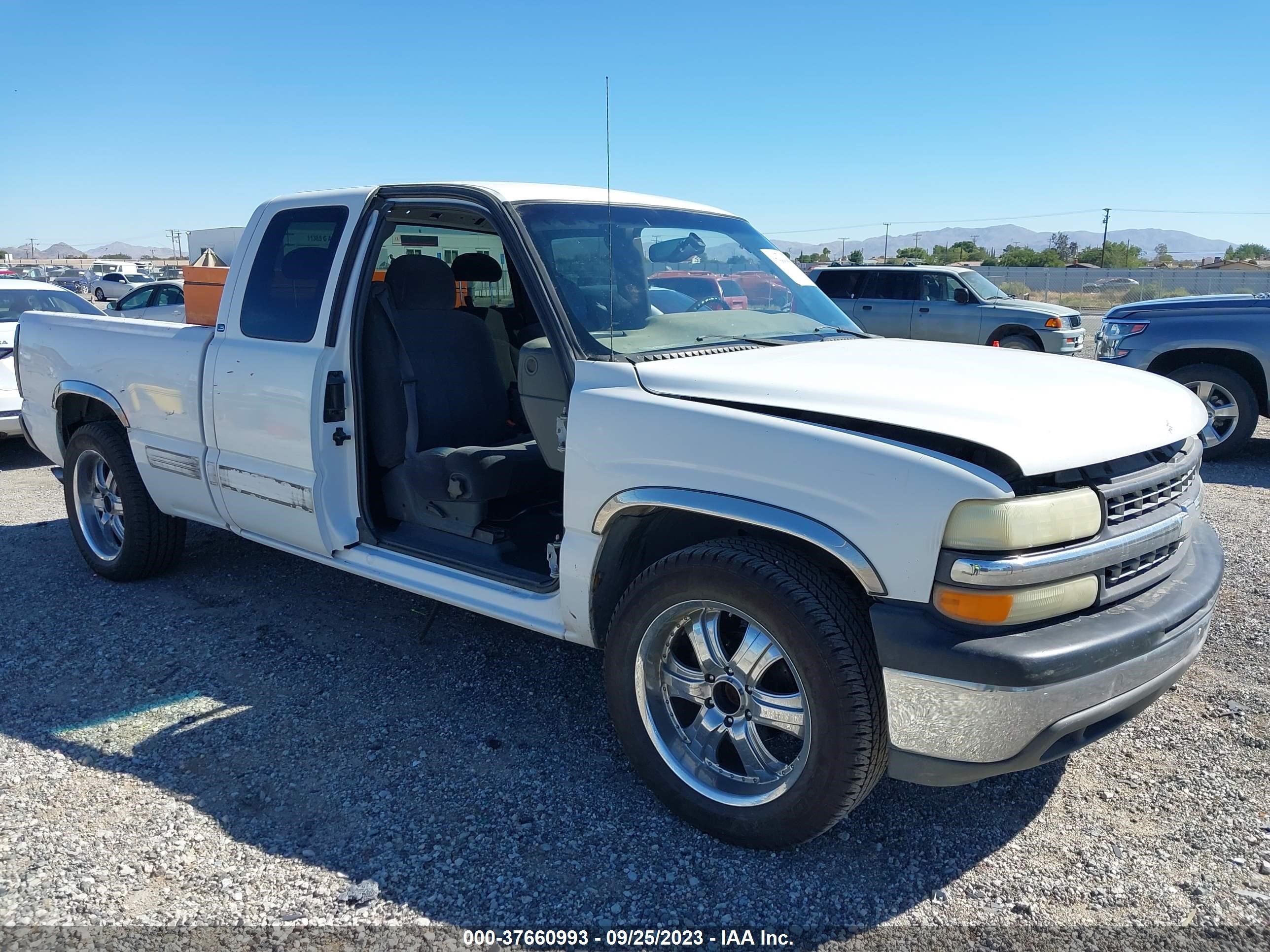 CHEVROLET SILVERADO 2002 2gcec19t021405394