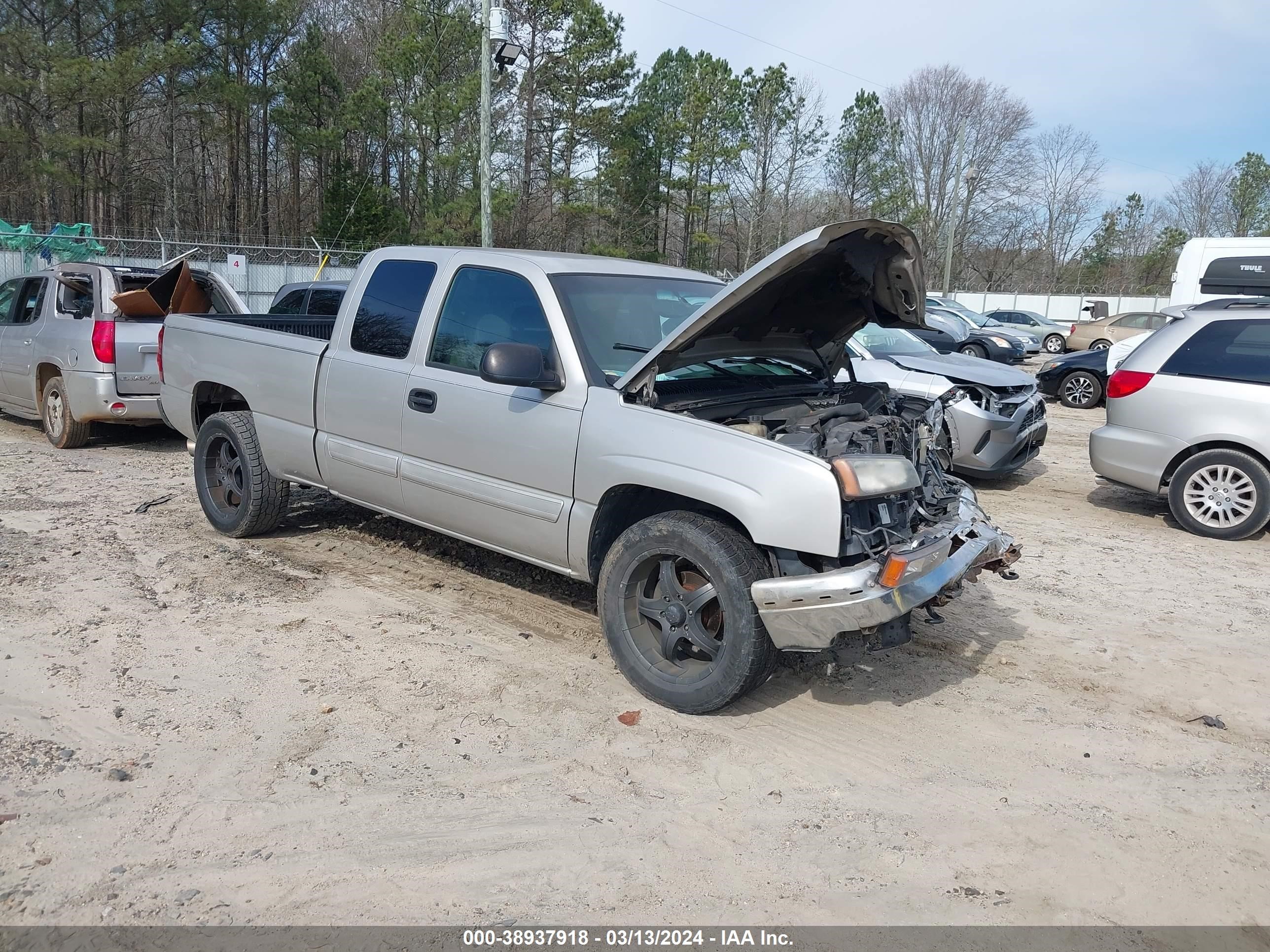 CHEVROLET SILVERADO 2004 2gcec19t741154716