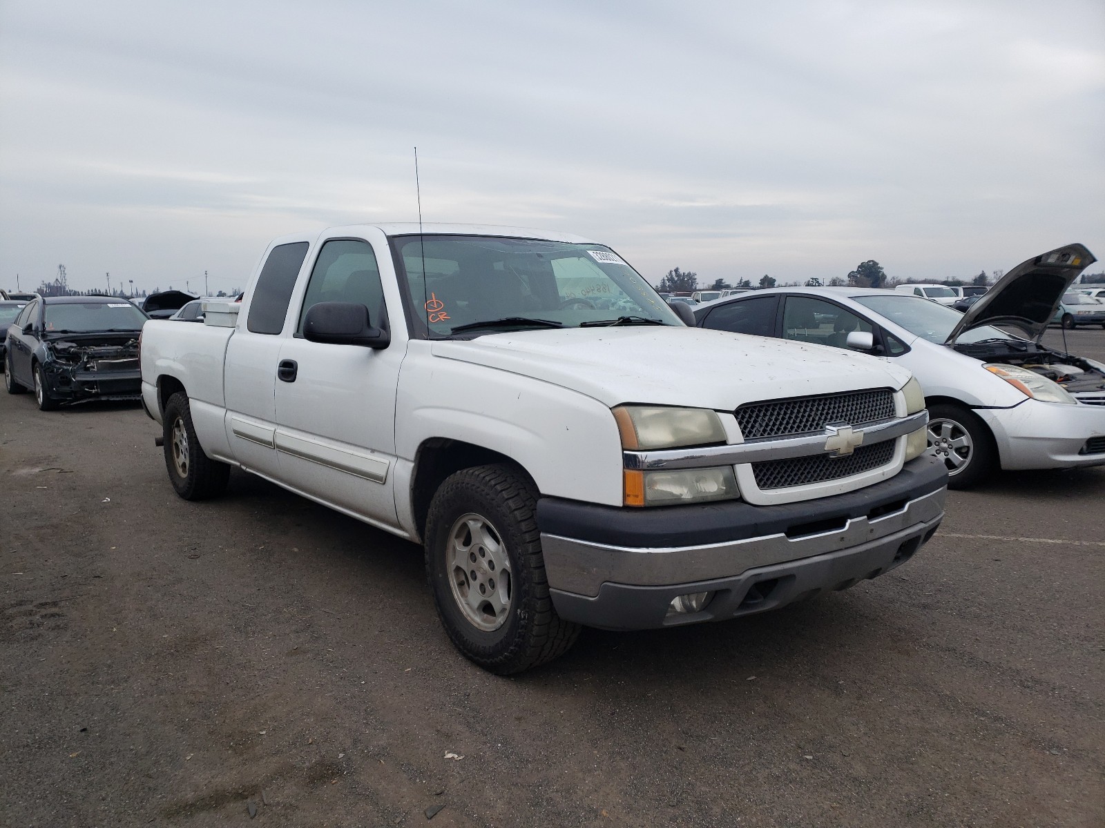 CHEVROLET SILVERADO 2004 2gcec19v741396049