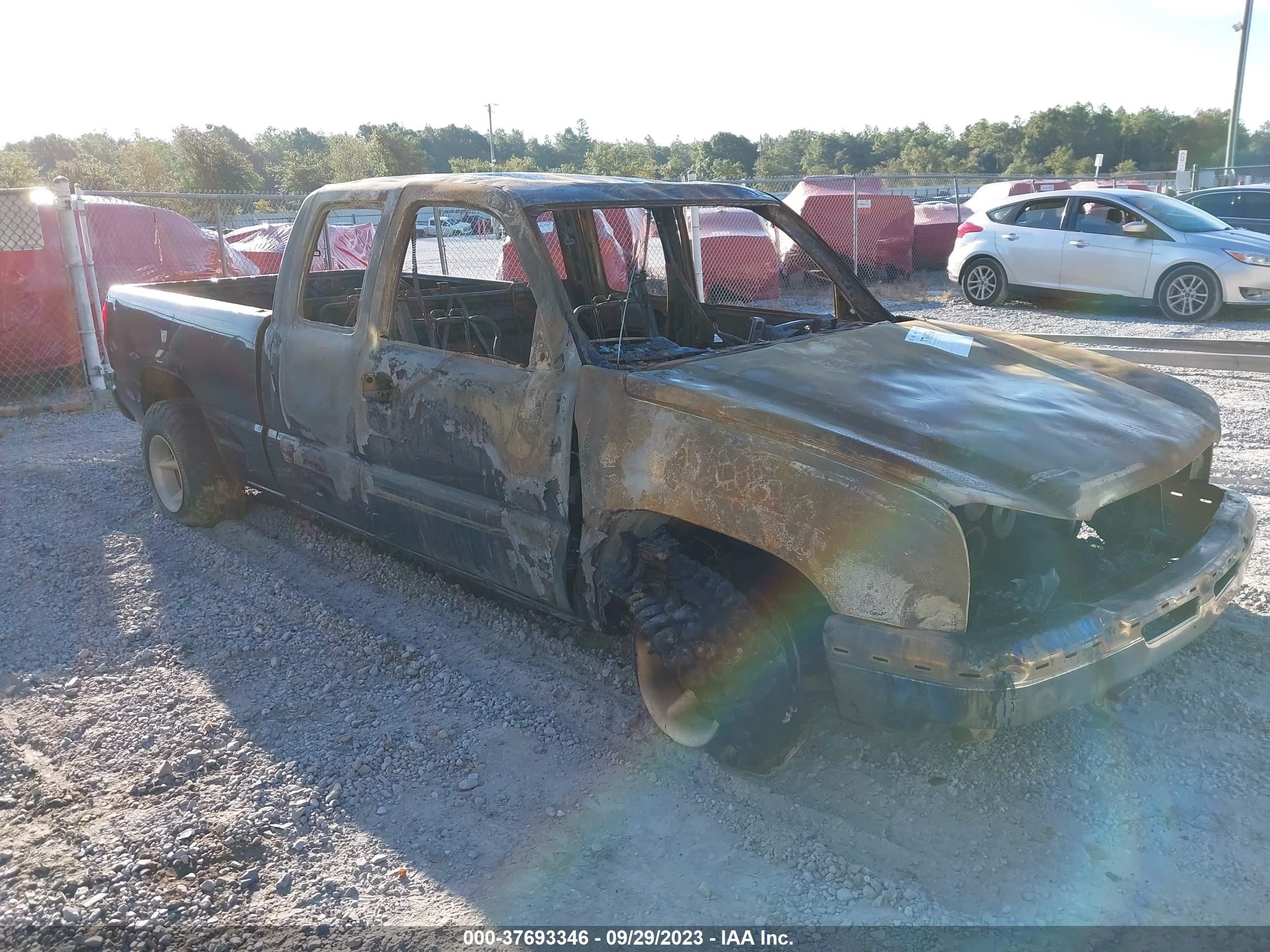 CHEVROLET SILVERADO 2003 2gcec19vx31359253