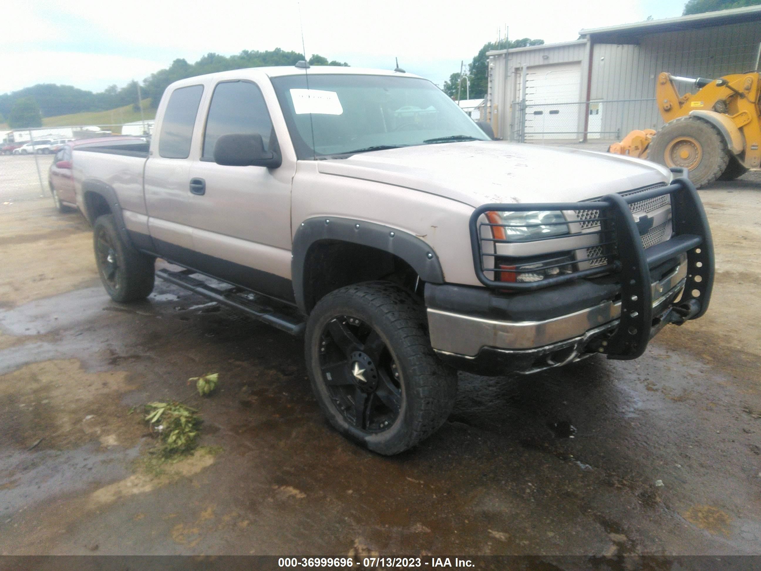 CHEVROLET SILVERADO 2004 2gcek19t241242155