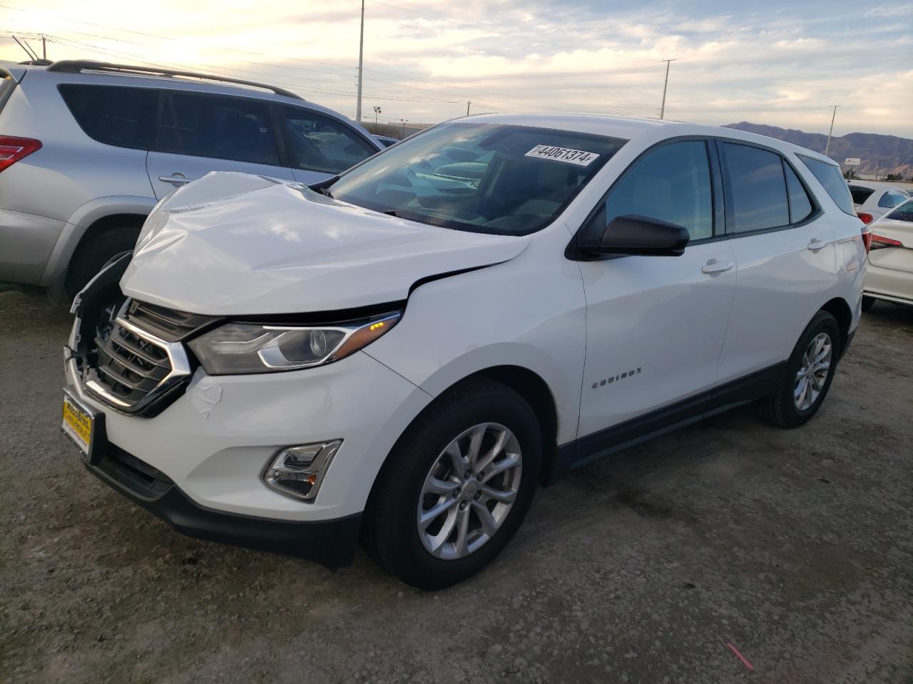 CHEVROLET EQUINOX 2018 2gnaxhev3j6272643